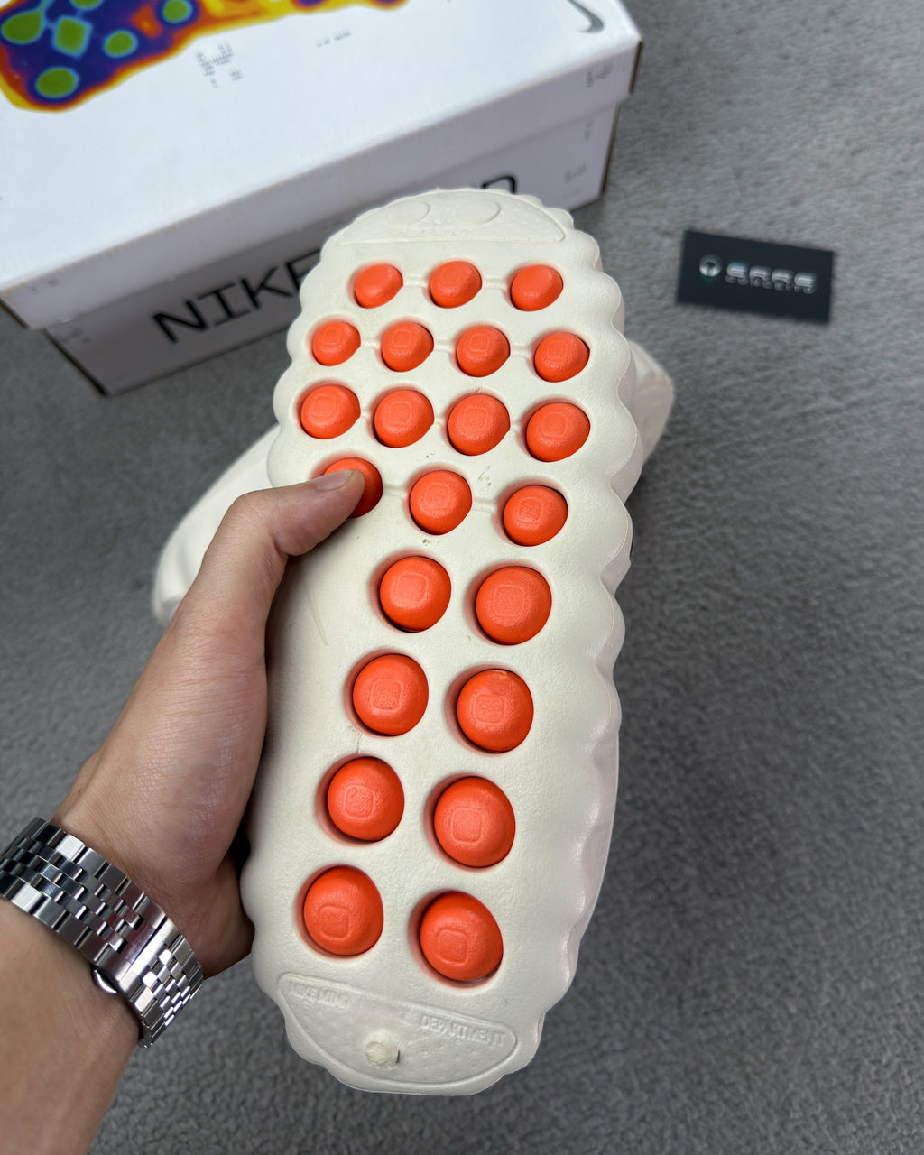 CHINELO NIKE MIND 001
