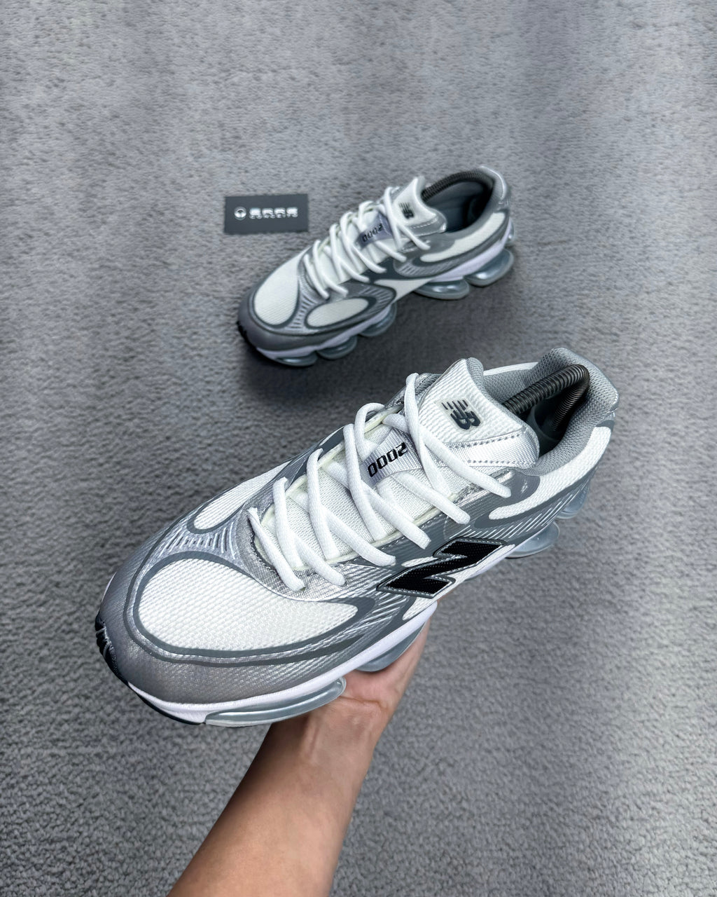 TÊNIS NB 2000