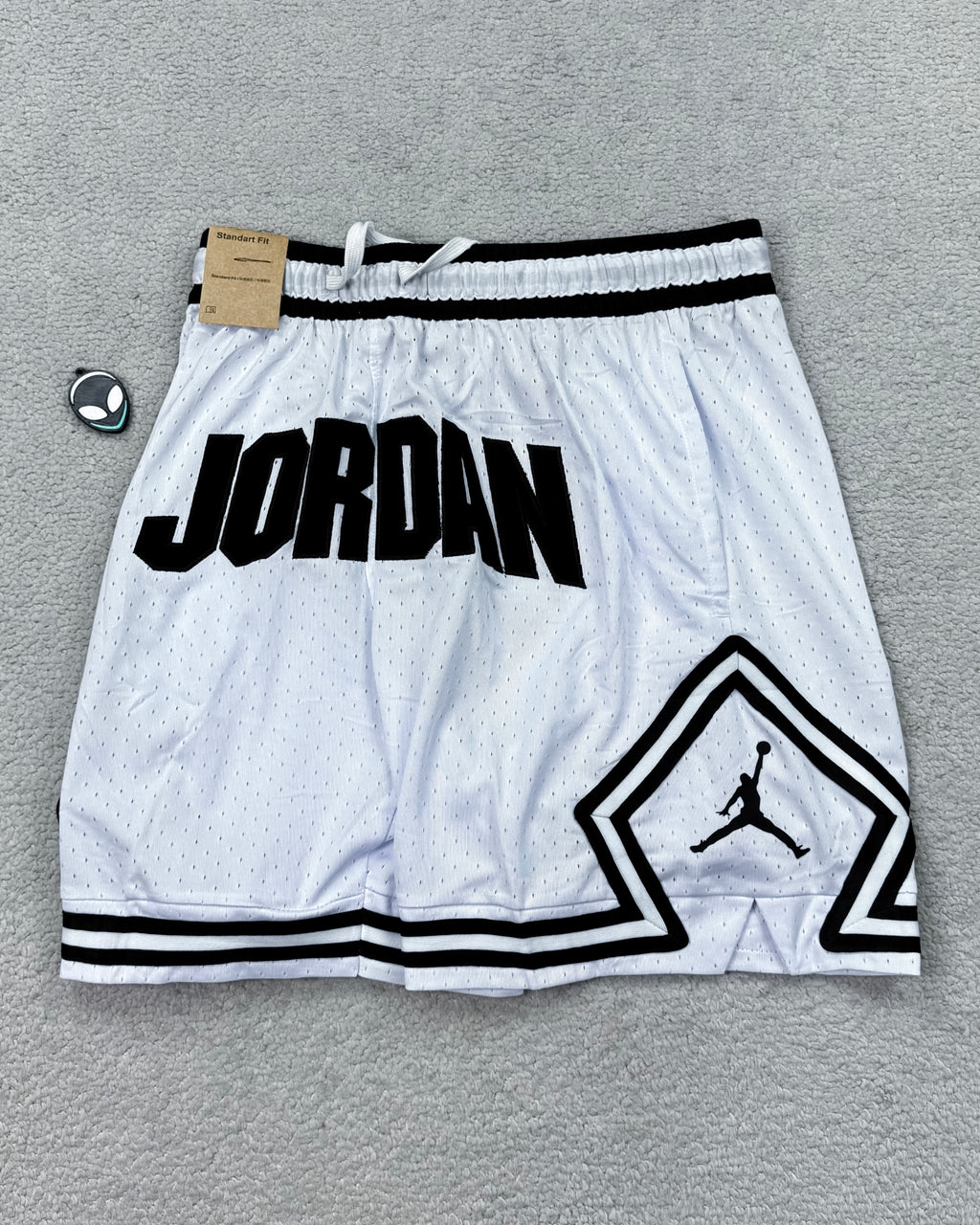 BERMUDA JORDAN LETREIRO BRANCA