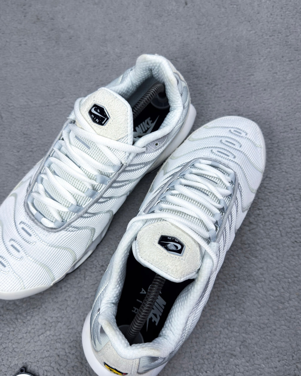 TÊNIS NK AIR MAX PLUS TN CAMURÇA