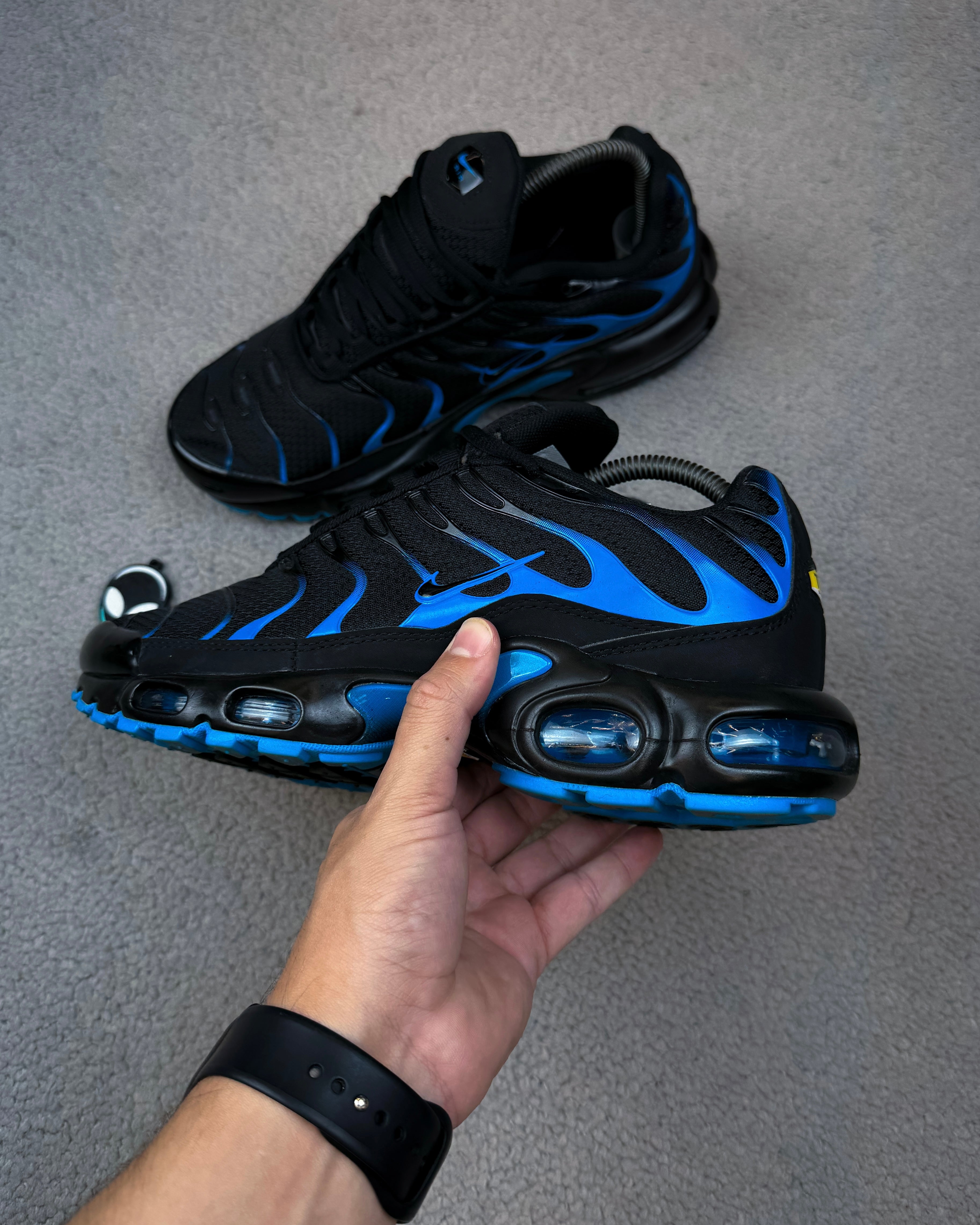 TÊNIS NK AIR MAX PLUS TN BLACK UNIVERSITY BLUE