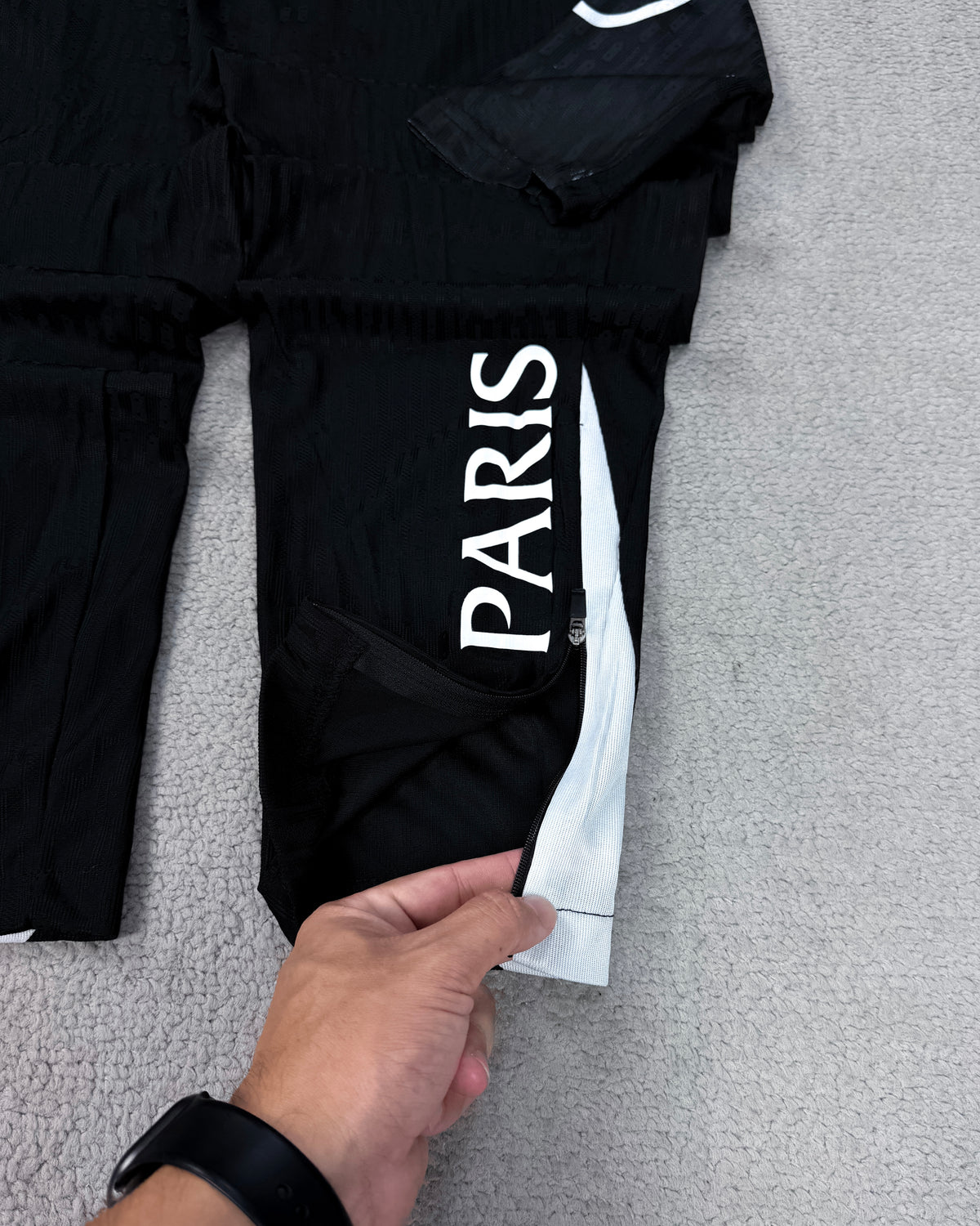 CONJUNTO DE TREINO PSG - PRETO/BRANCO