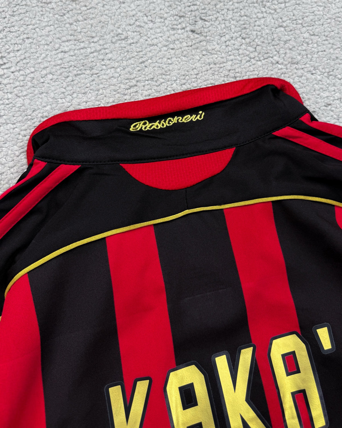 CAMISETA RETRÔ MILAN KAKÁ 2006/2007