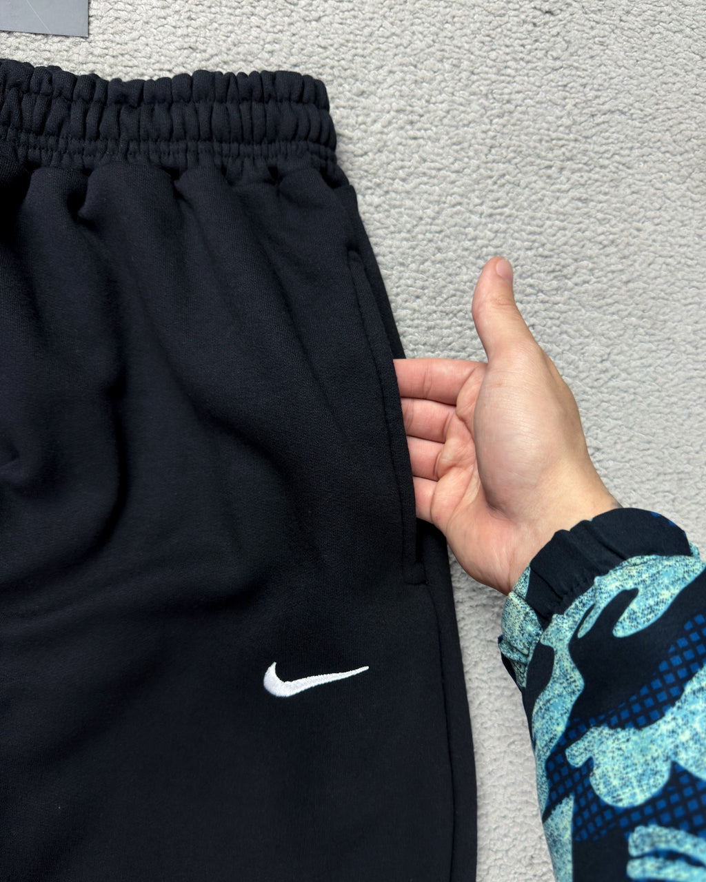 CALÇA NK MOLETOM SWOOSH BORDADA
