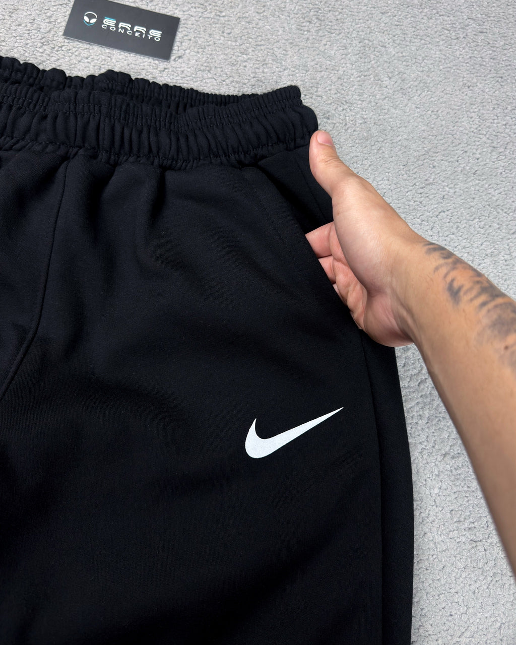 CALÇA MOLETOM NK SWOOSH EMBORRACHADA