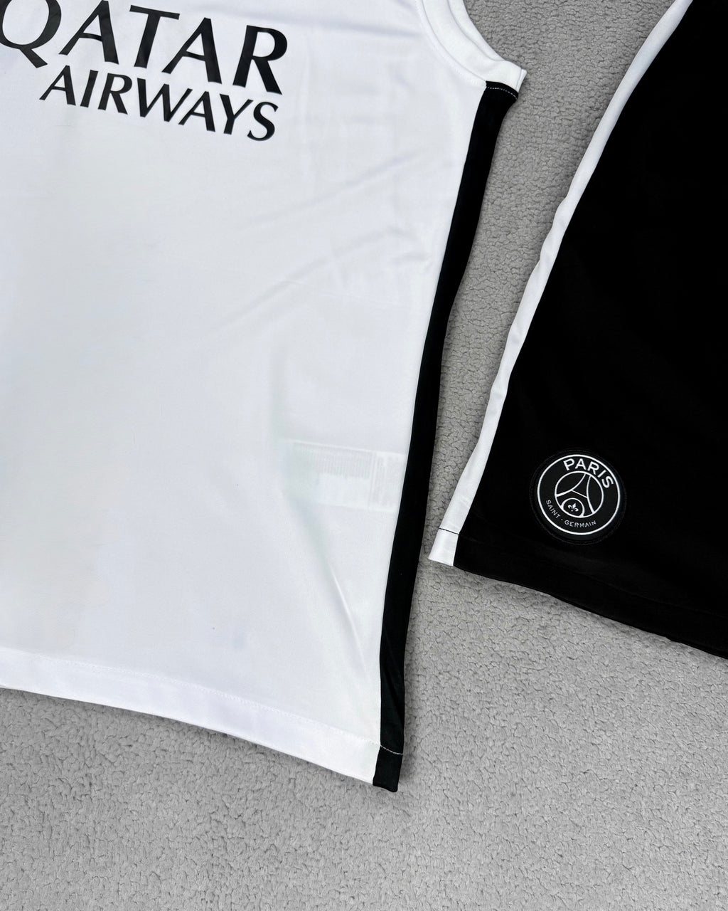 CONJUNTO TREINO VERÃO PARIS SAINT GERMAIN BRANCO/PRETO