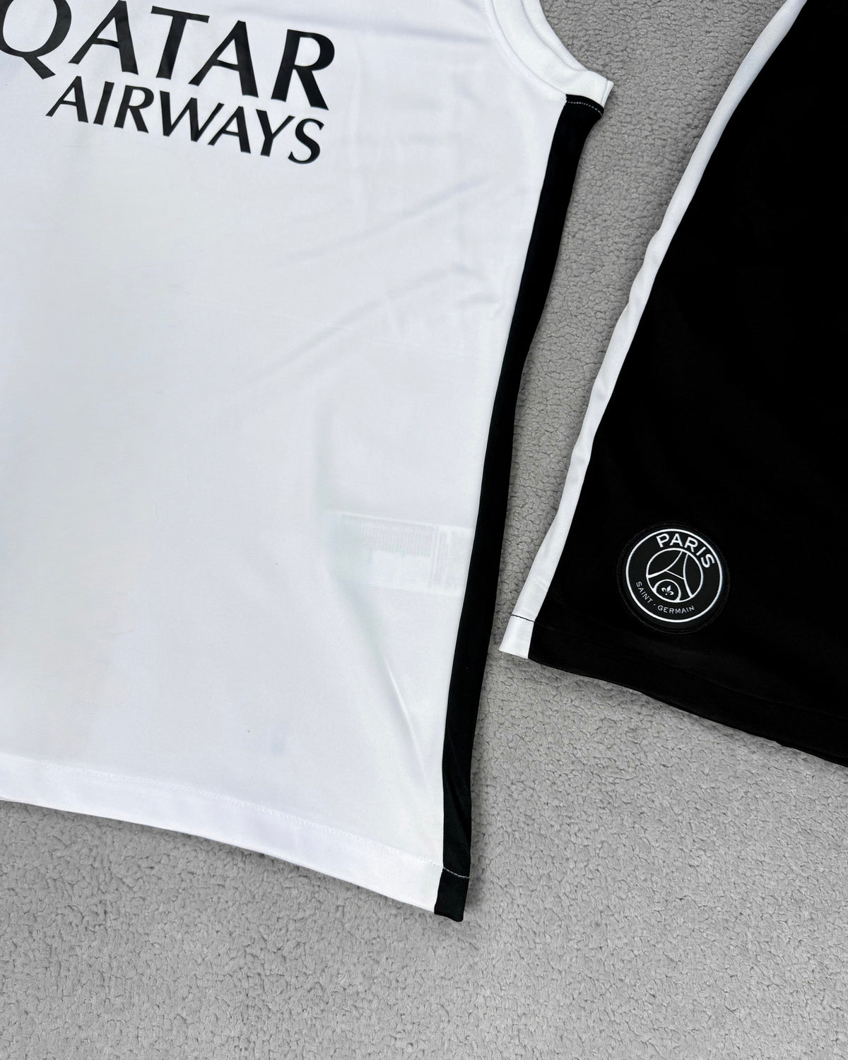 CONJUNTO TREINO VERÃO PARIS SAINT GERMAIN BRANCO/PRETO
