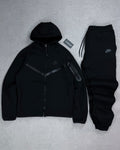 CONJUNTO NK TECH FLEECE