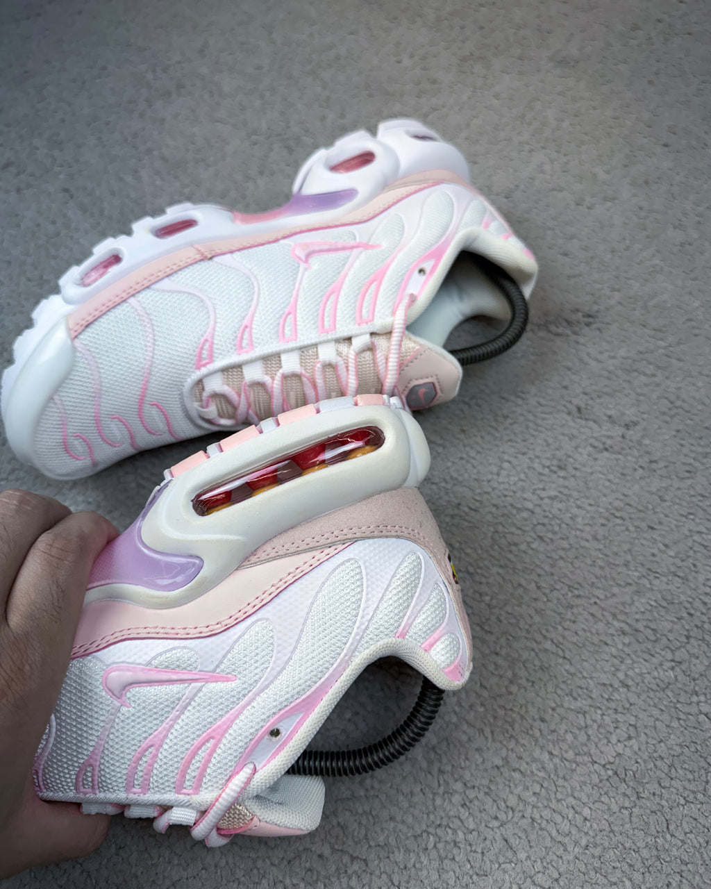 TÊNIS NK AIR MAX PLUS TN WHITE AND PINK