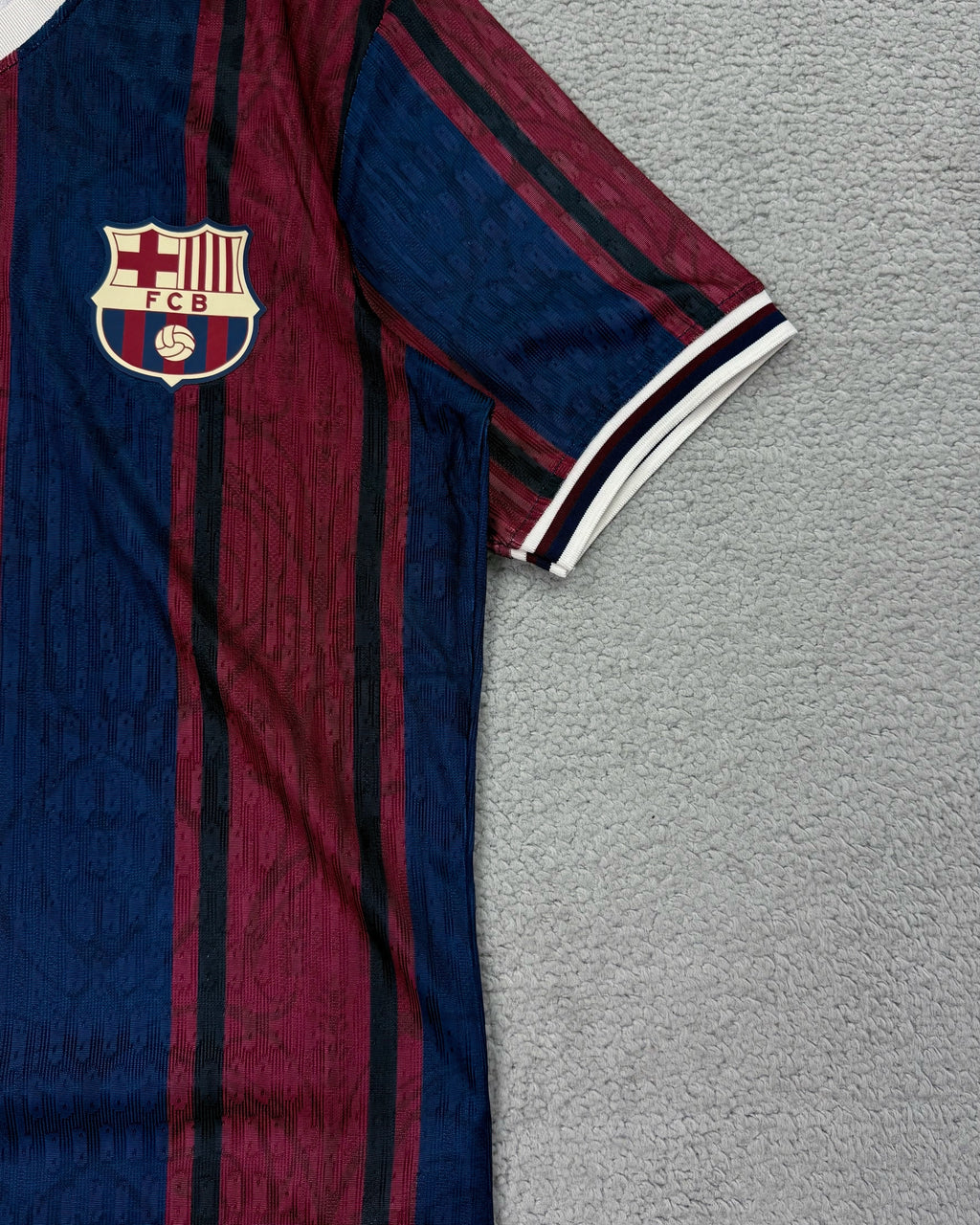 CAMISETA RETRÔ BARCELONA 1899 - 2024