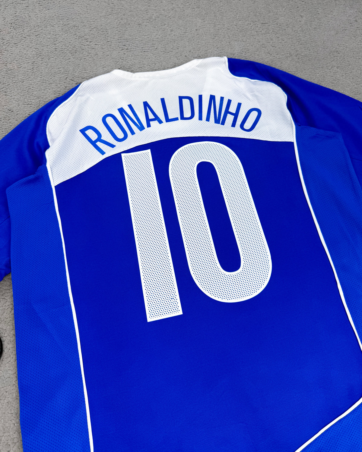 CAMISETA RETRÔ BRASIL 2004 RONALDINHO 2004