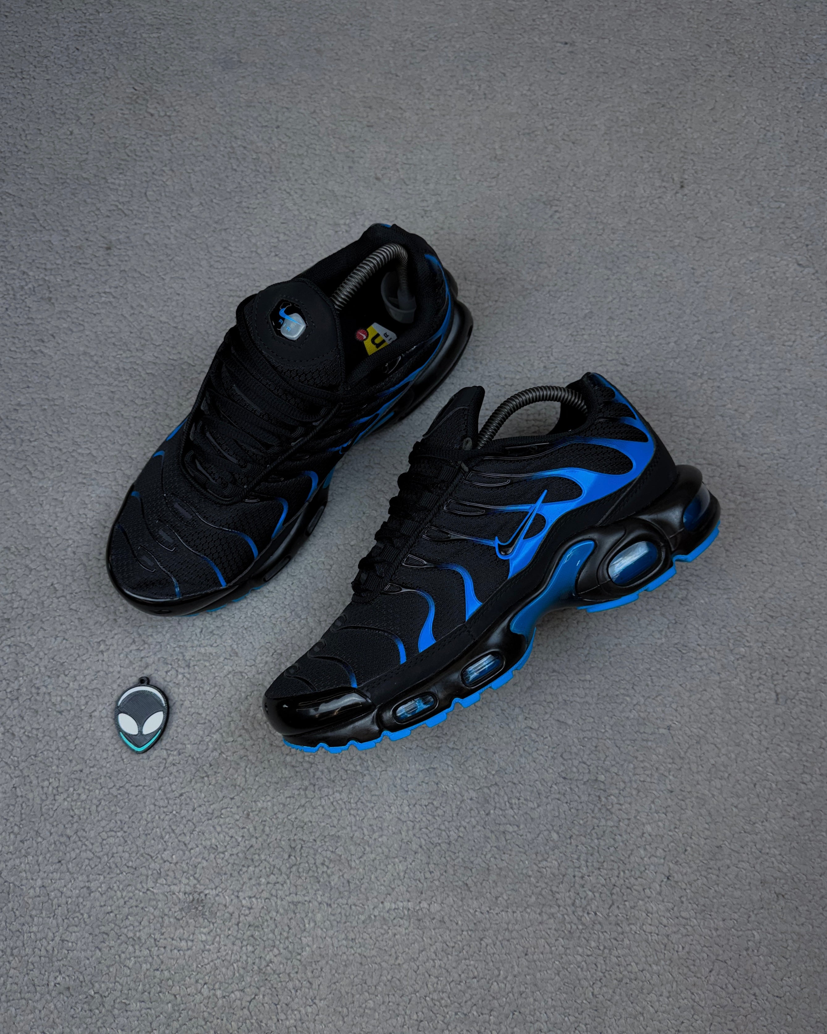 TÊNIS NK AIR MAX PLUS TN BLACK UNIVERSITY BLUE