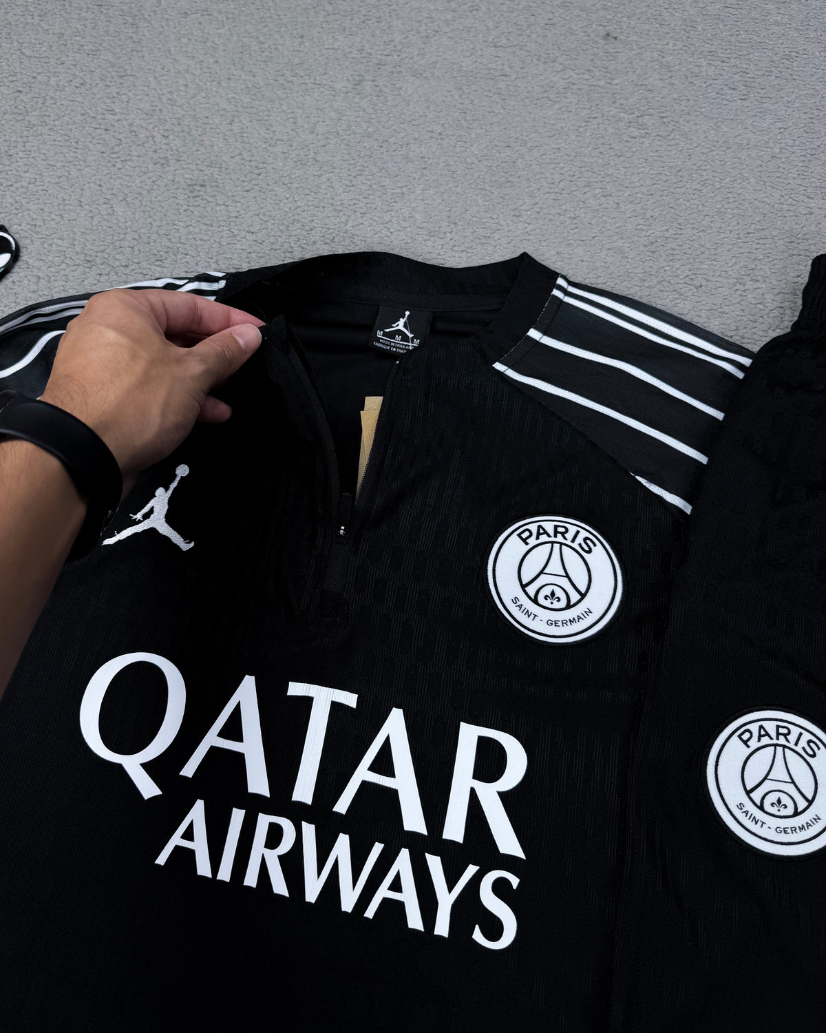 CONJUNTO DE TREINO PSG - PRETO/BRANCO