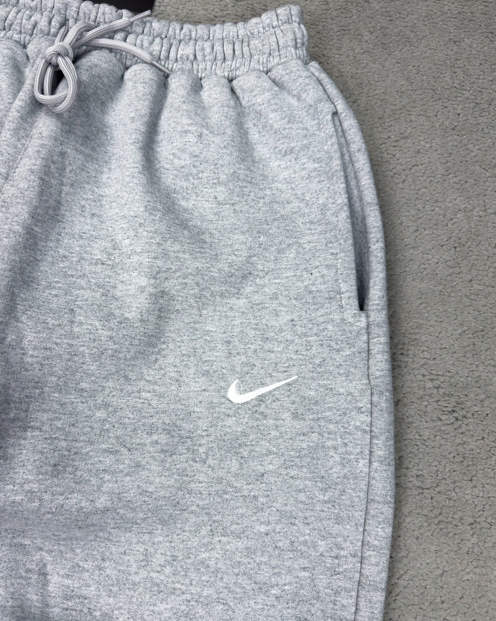 CALÇA NK MOLETOM SWOOSH BORDADA
