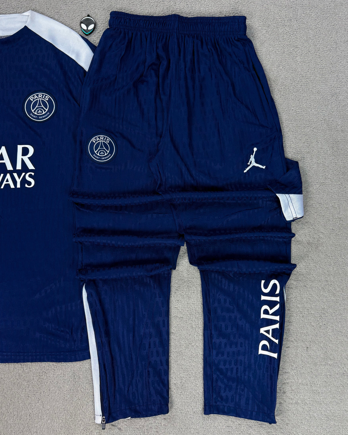 CONJUNTO DE TREINO PSG - AZUL COLLAB JORDAN