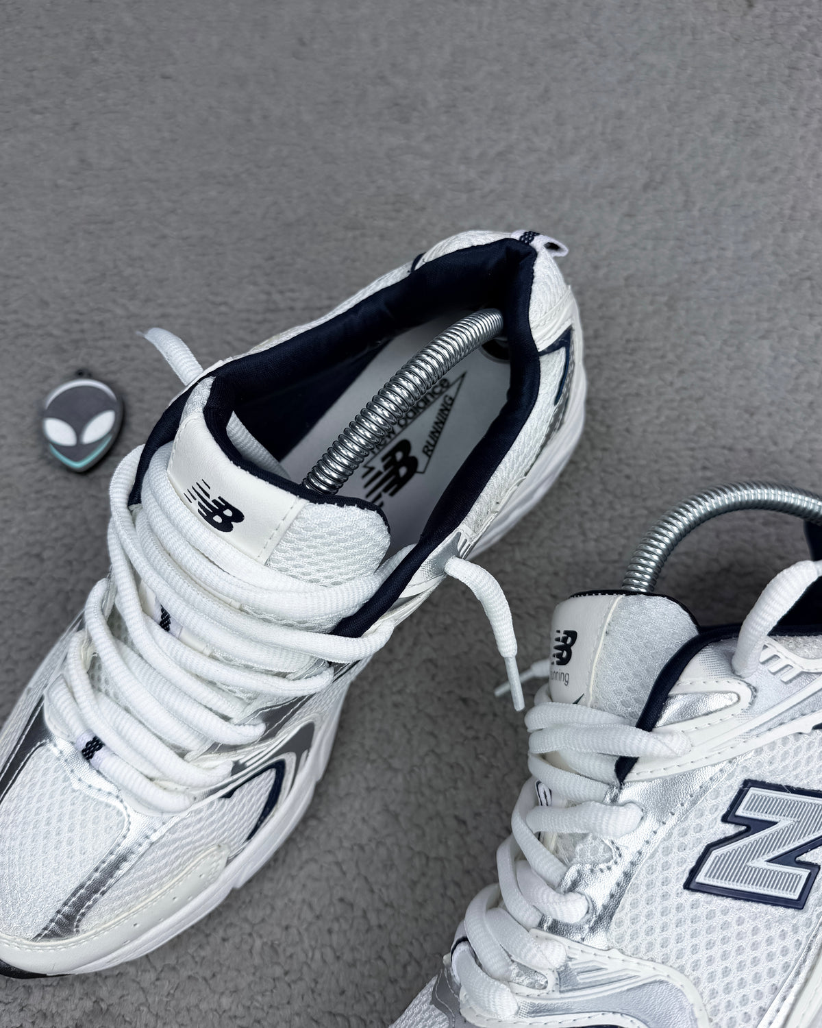 TÊNIS NB 530 - WHITE SILVER