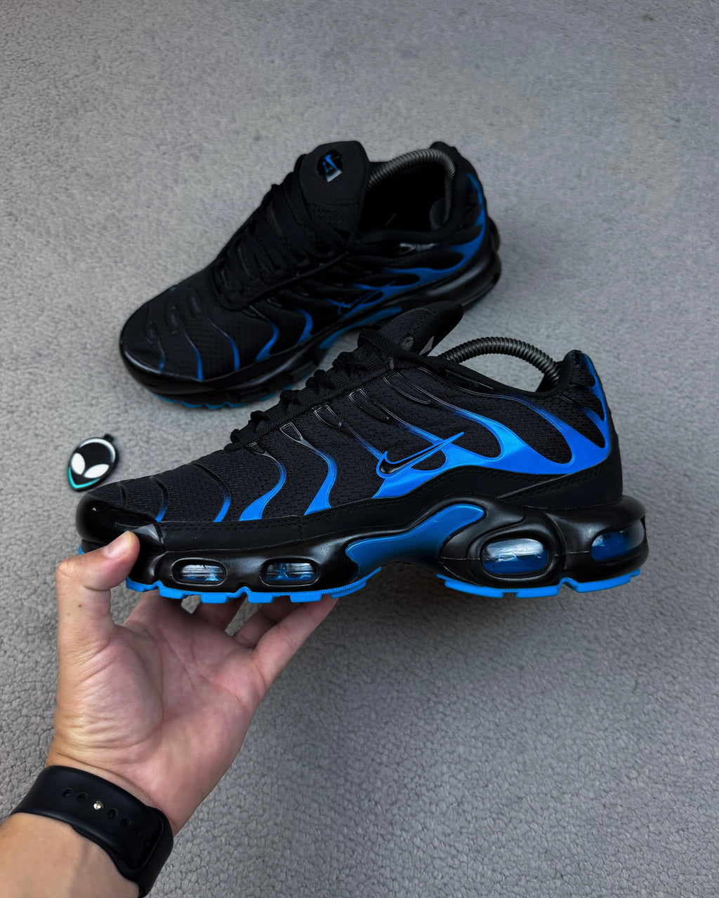TÊNIS NK AIR MAX PLUS TN BLACK UNIVERSITY BLUE