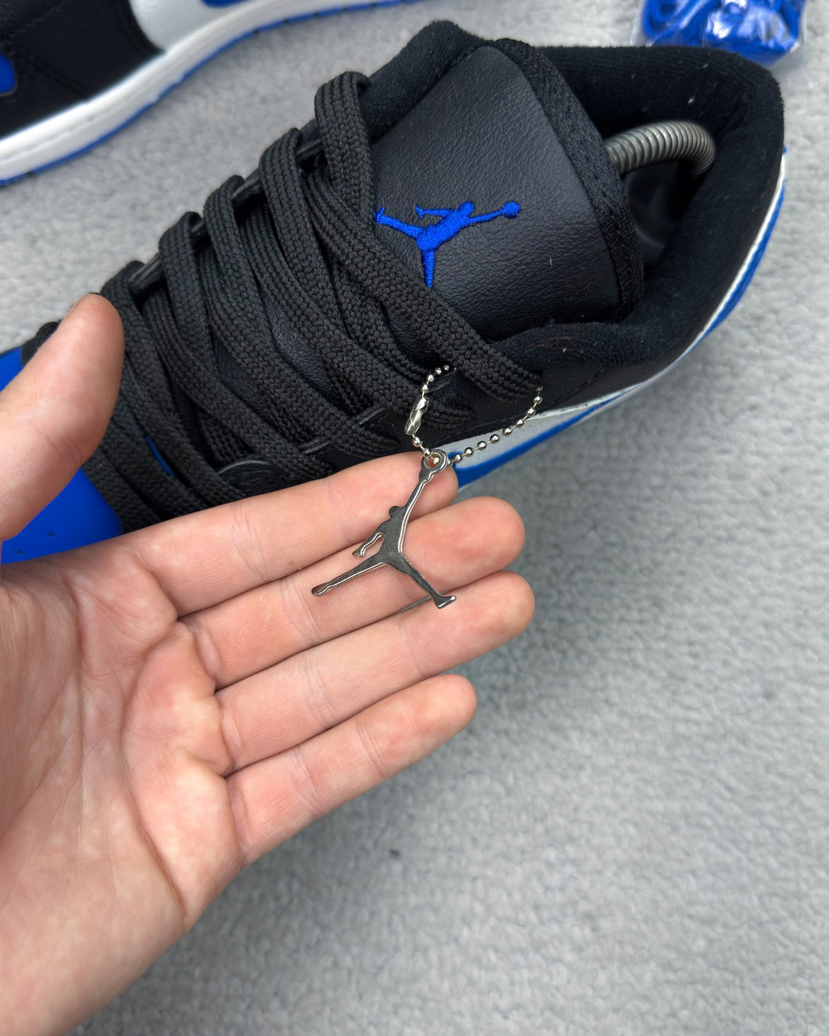 TÊNIS NK AIR JORDAN 1 LOW “ ALTERNATE ROYAL TOE