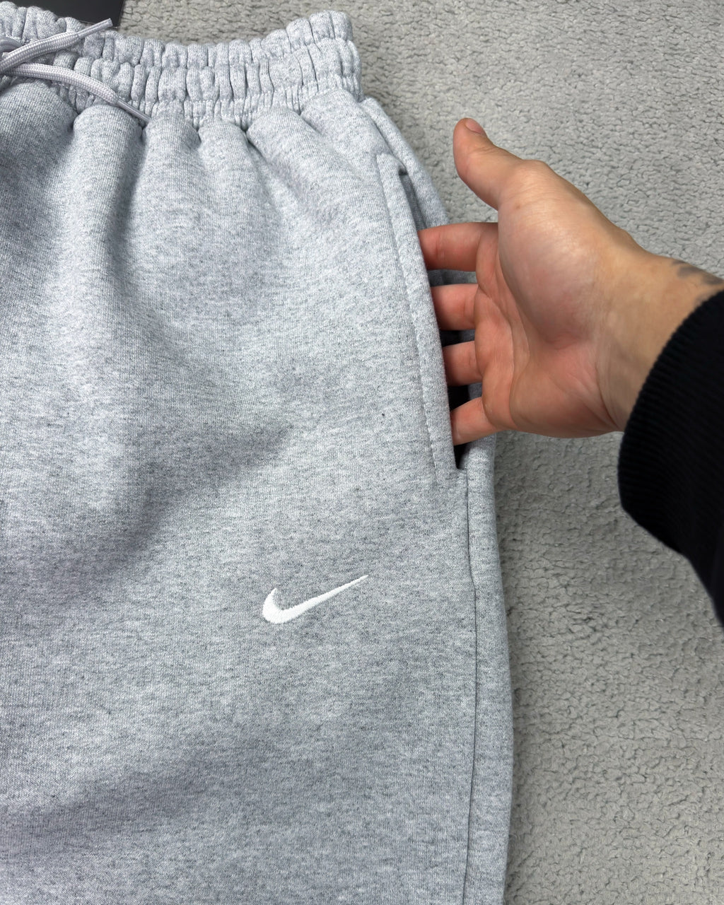 CALÇA NK MOLETOM SWOOSH BORDADA