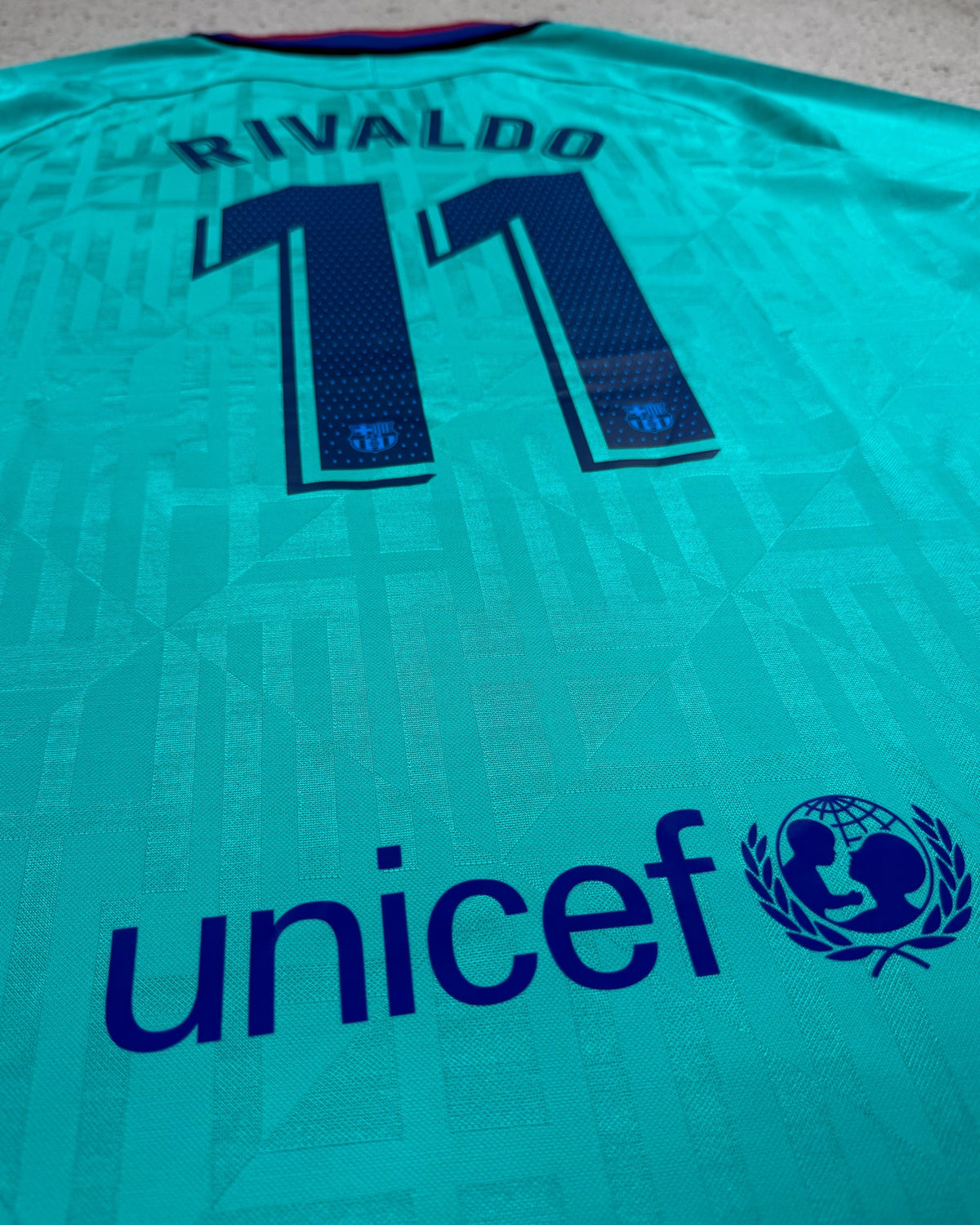 CAMISETA BARCELONA 19/20 VERSÃO RETRÔ RIVALDO