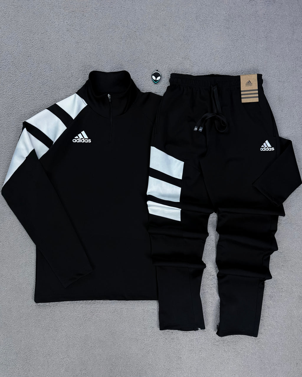 CONJUNTO ADDS 3 LISTRAS NA MANGA PRETO/BRANCO