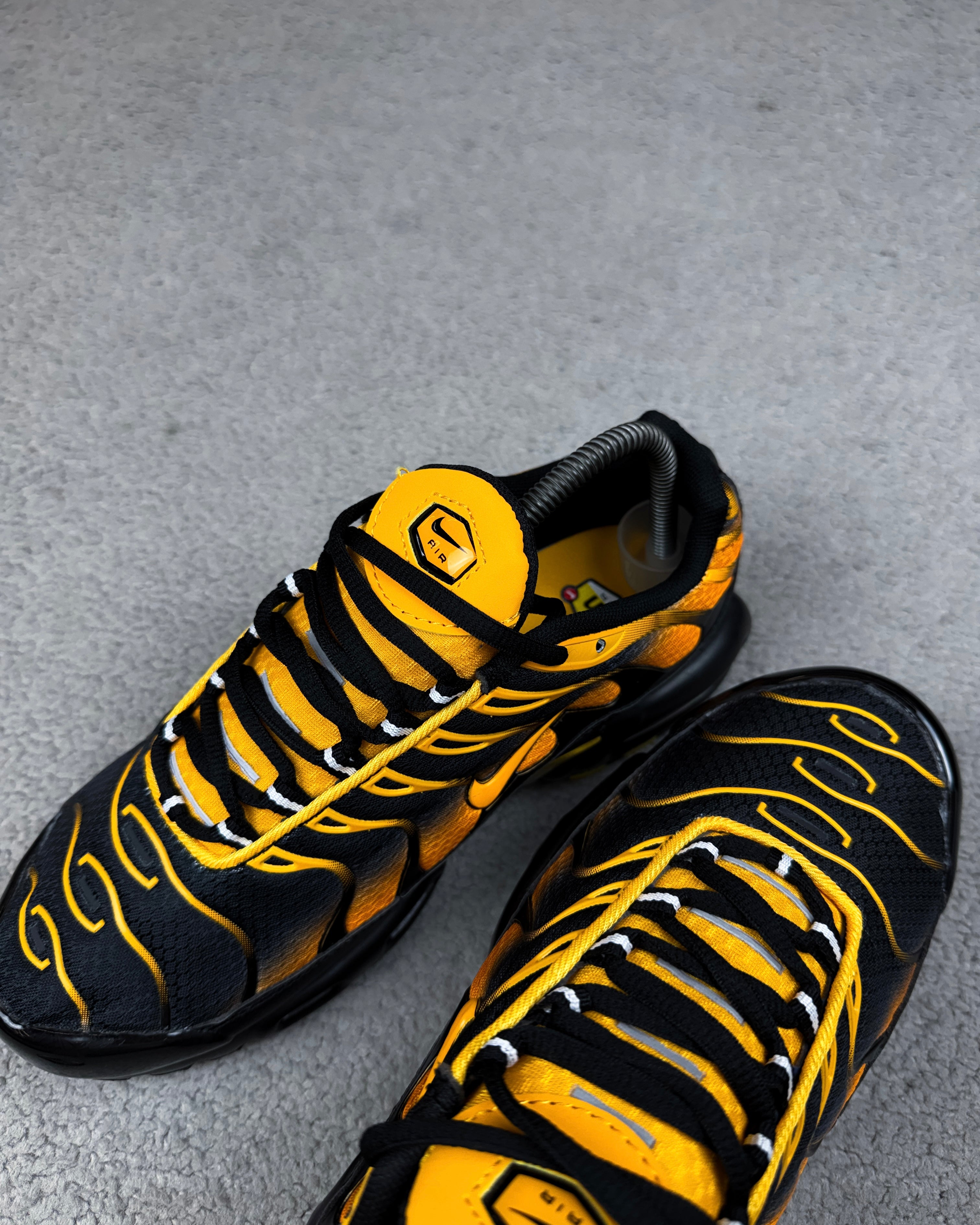 TÊNIS NK AIR MAX PLUS TN BLACK SUNDIAL