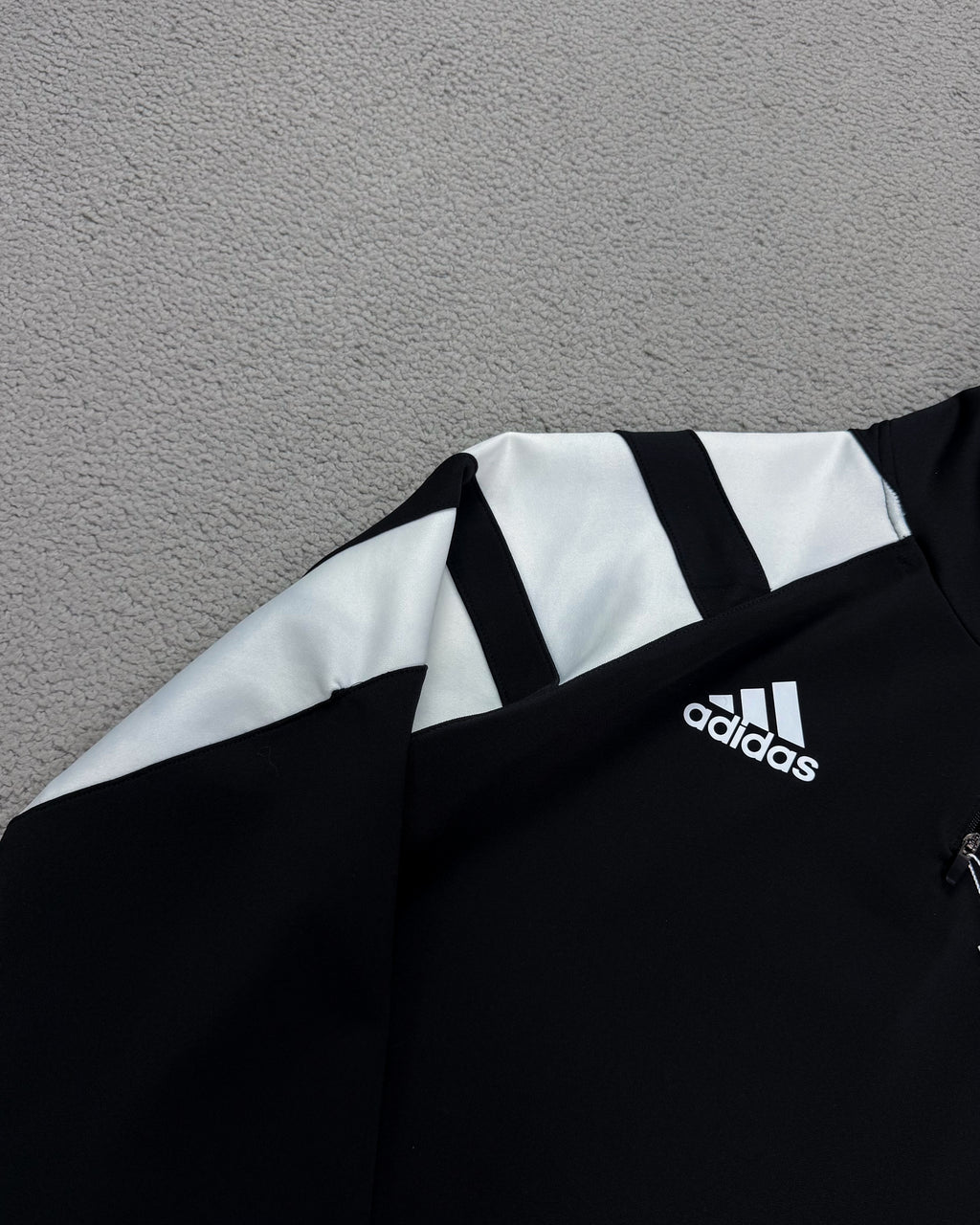CONJUNTO ADDS 3 LISTRAS NA MANGA PRETO/BRANCO