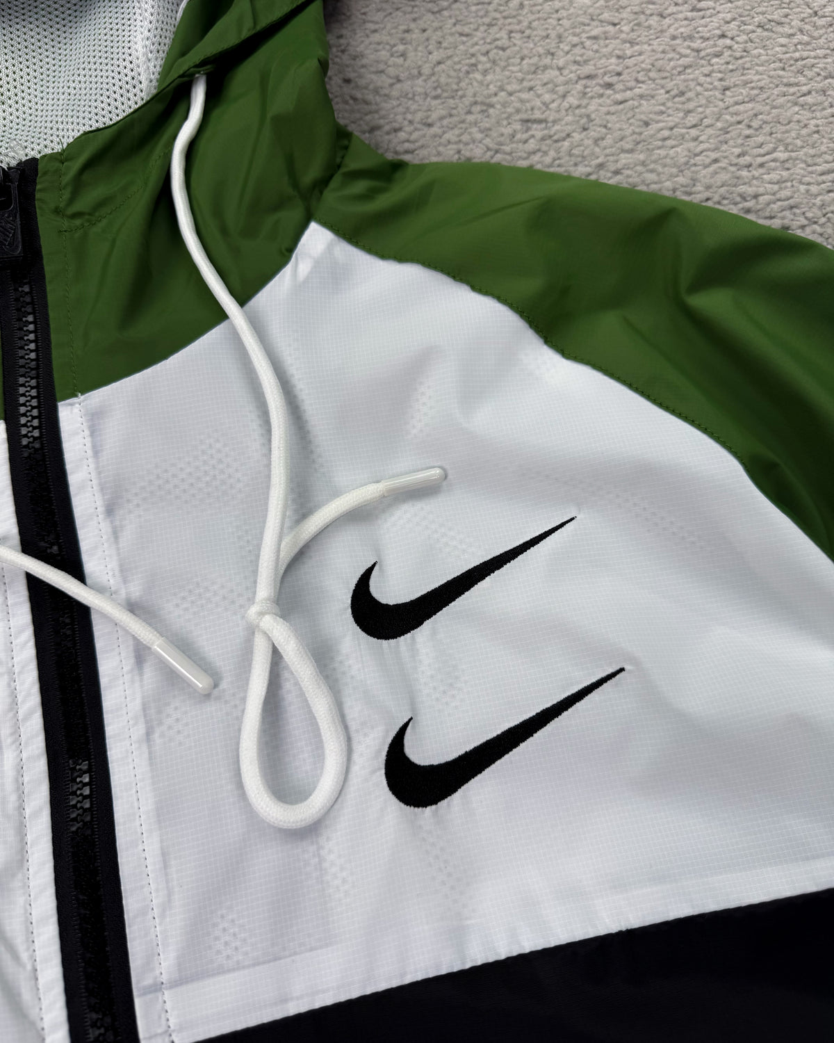CORTA VENTO NK DOUBLE SWOOSH