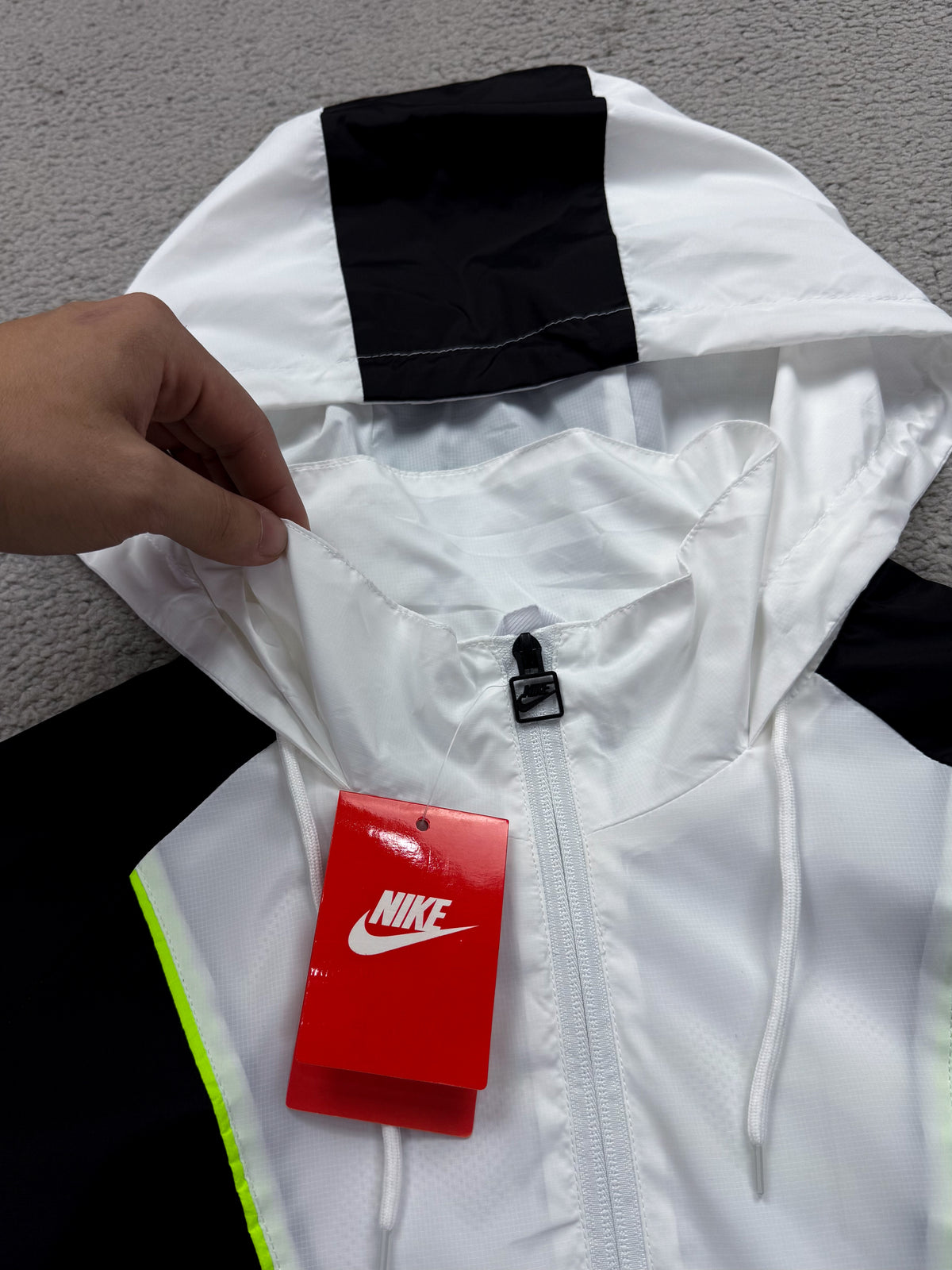 CORTA VENTO NK SWOOSH NEON