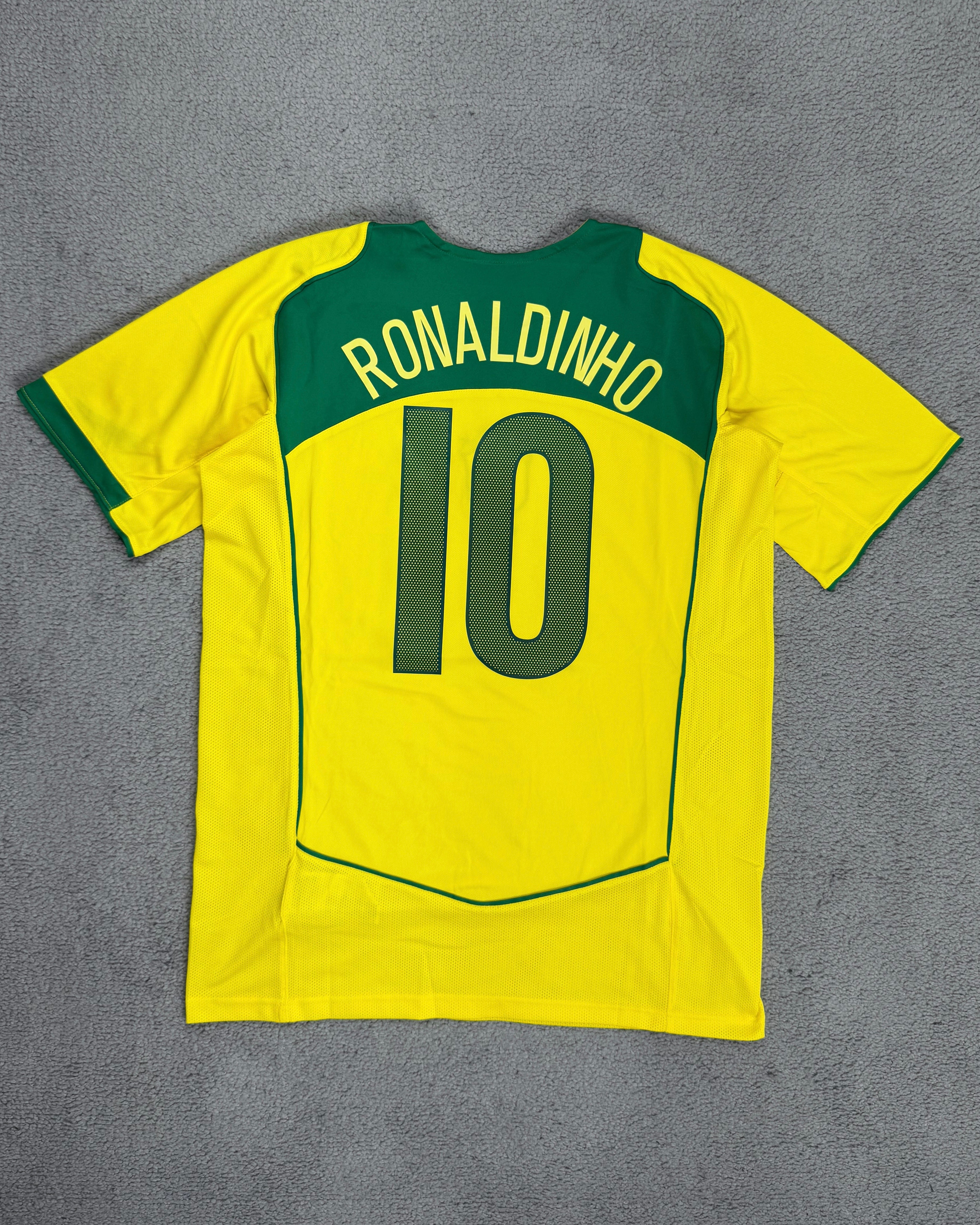 CAMISA RETRÔ BRASIL TOTAL 90 RONALDINHO 2004/2005