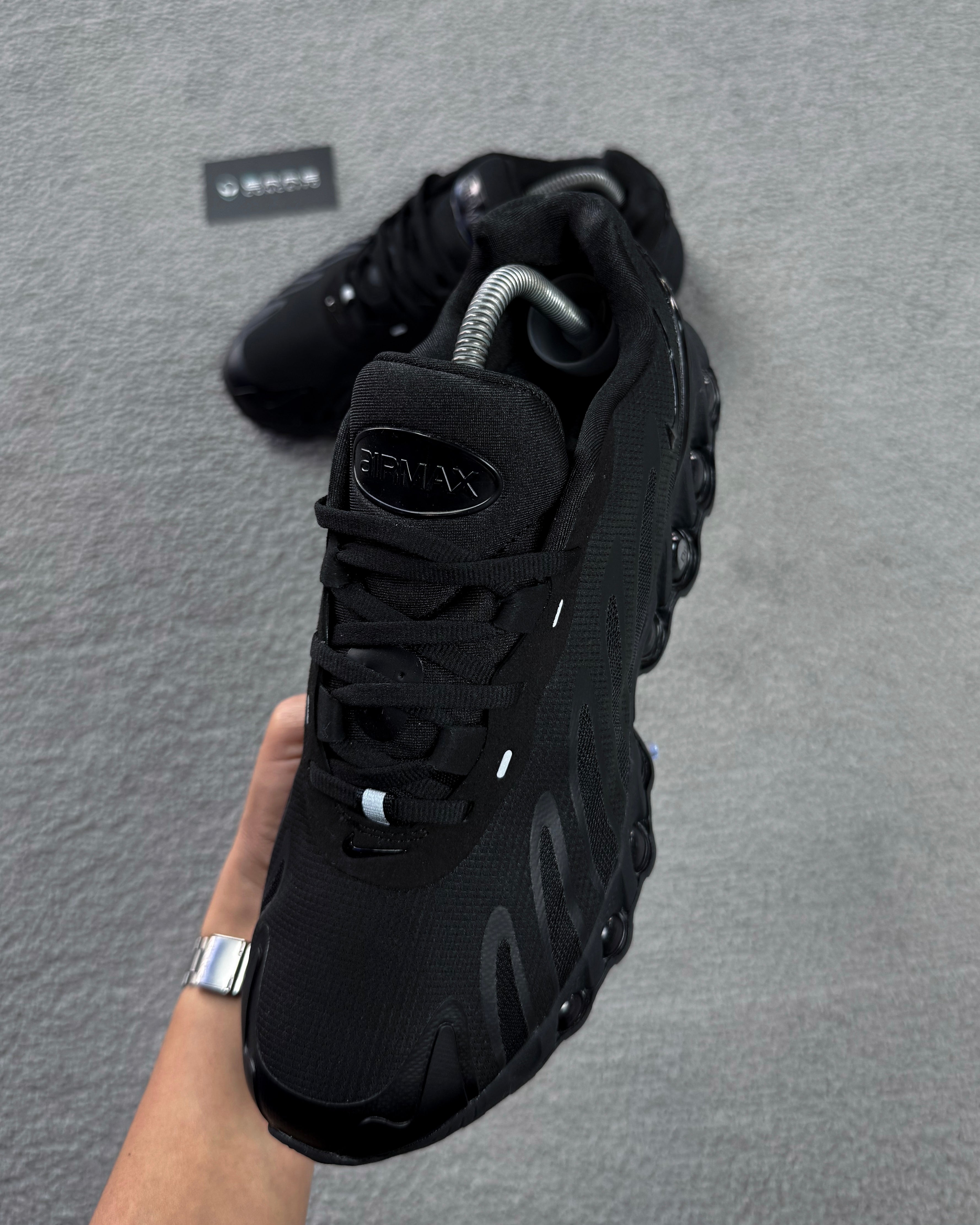 TÊNIS NIKE AIR MAX DN8