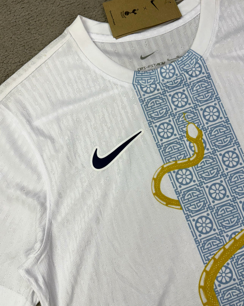 CAMISETA TOTTENHAM SPURS 2025
