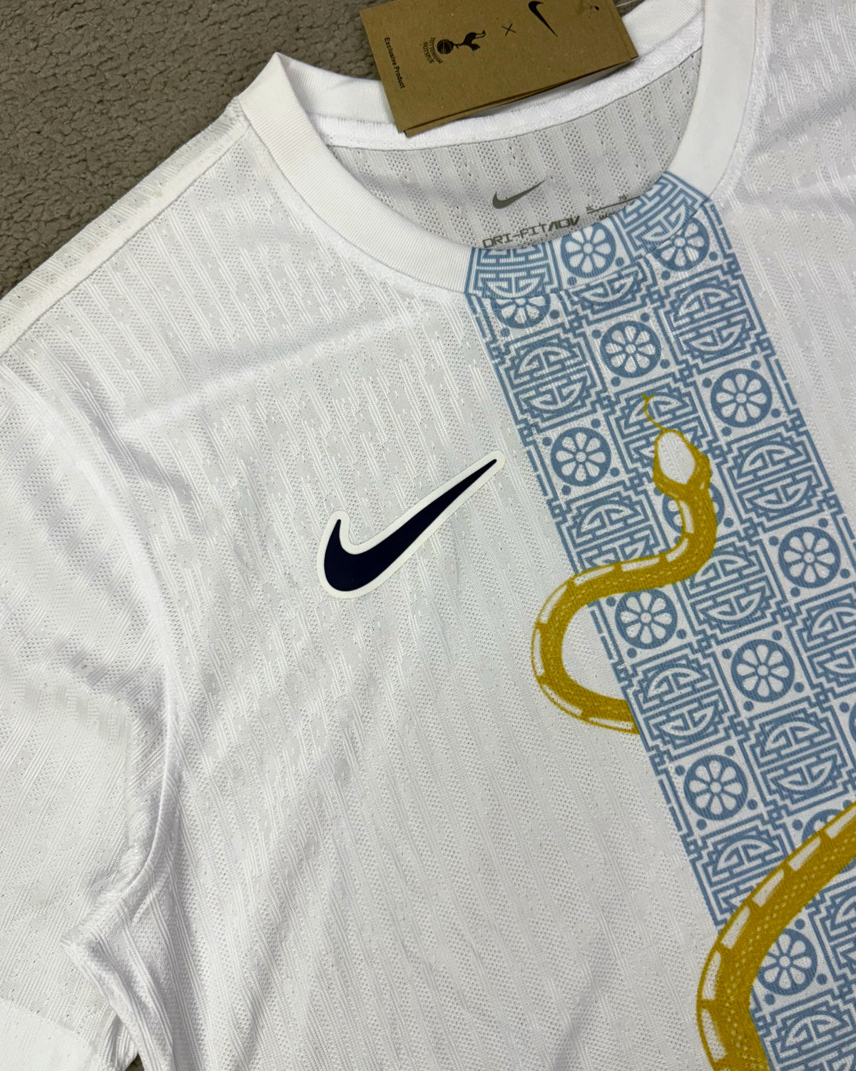 CAMISETA TOTTENHAM SPURS 2025