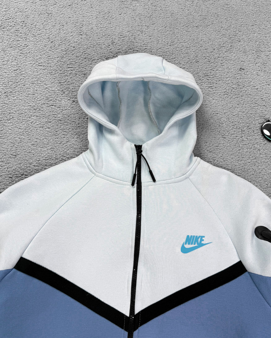 CONJUNTO NK TECH FLEECE LIGHT BLUE