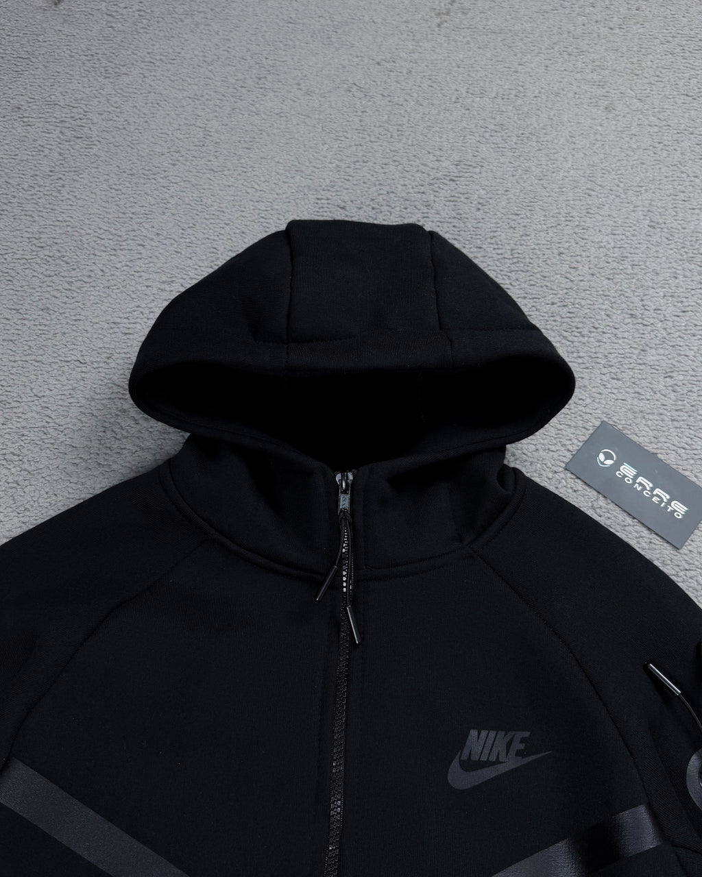 CONJUNTO NK TECH FLEECE
