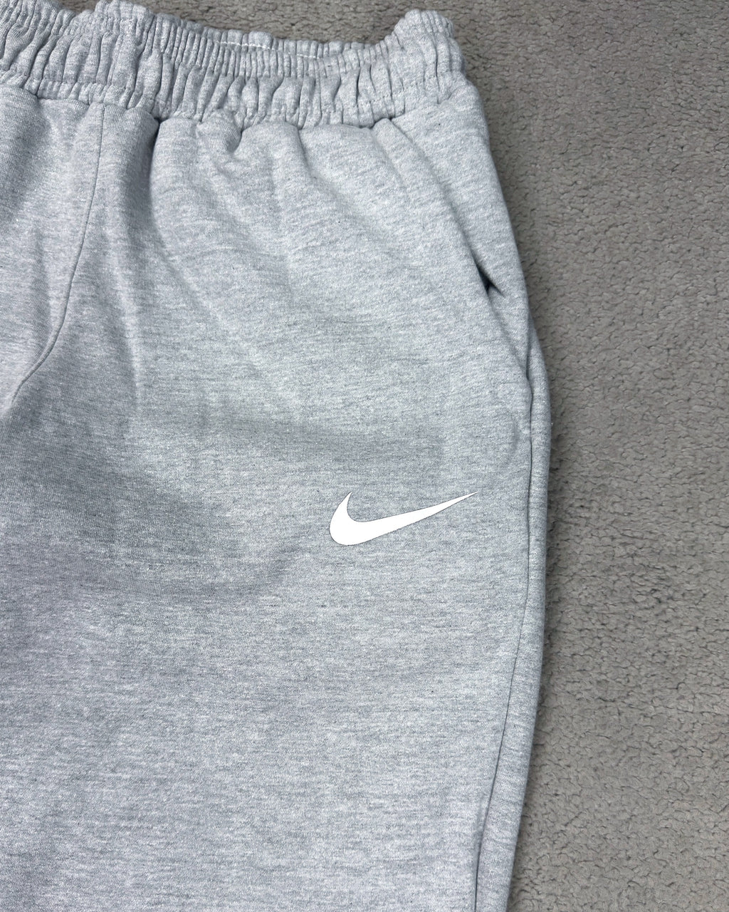 CALÇA NK MOLETOM SWOOSH EMBORRACHADA