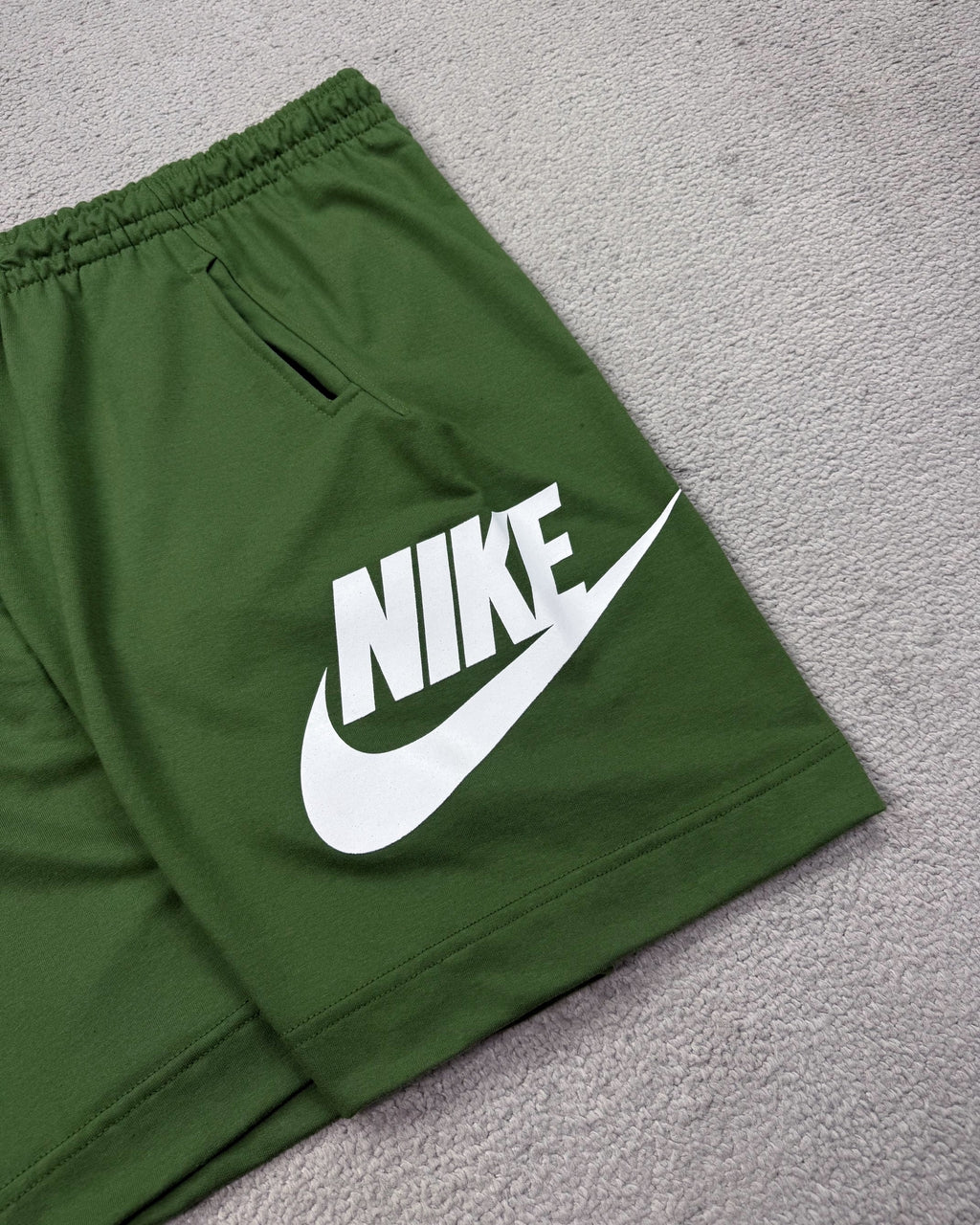 BERMUDA MOLETINHO NK ICON VERDE