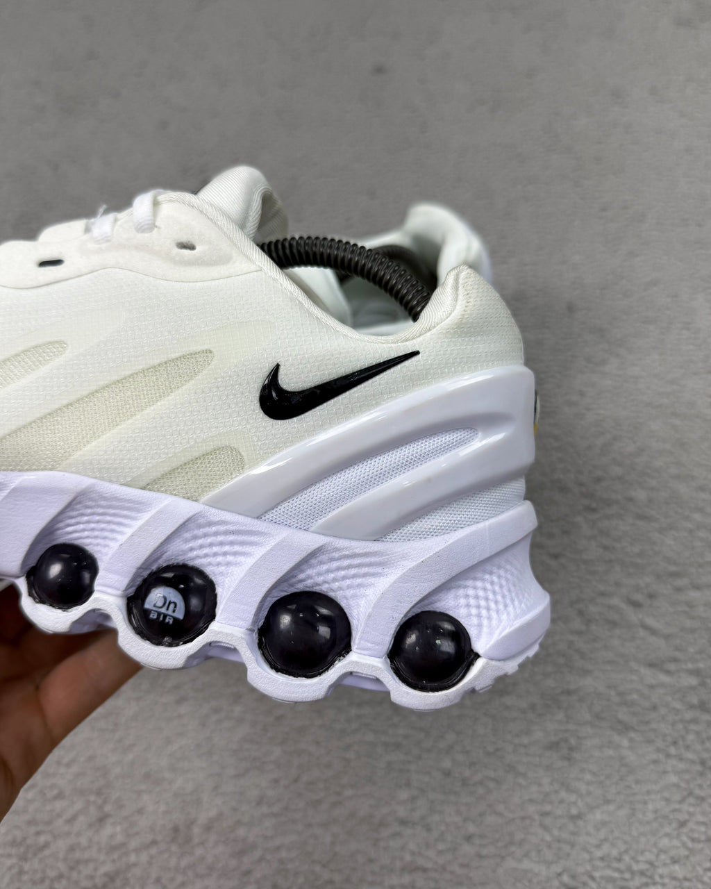 TÊNIS NK AIR MAX DN OFF WHITE