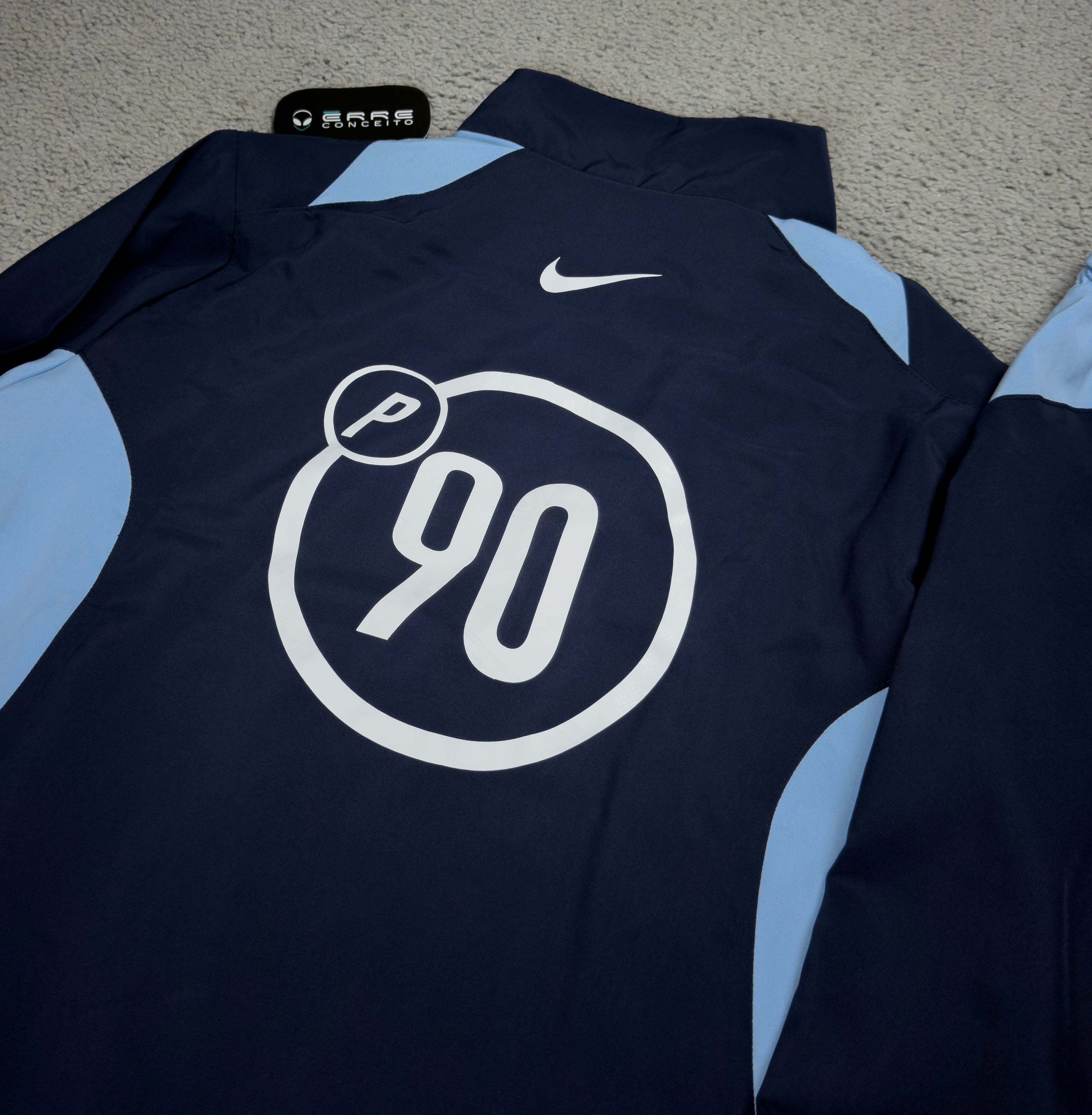CONJUNTO PALACE X NIKE P90