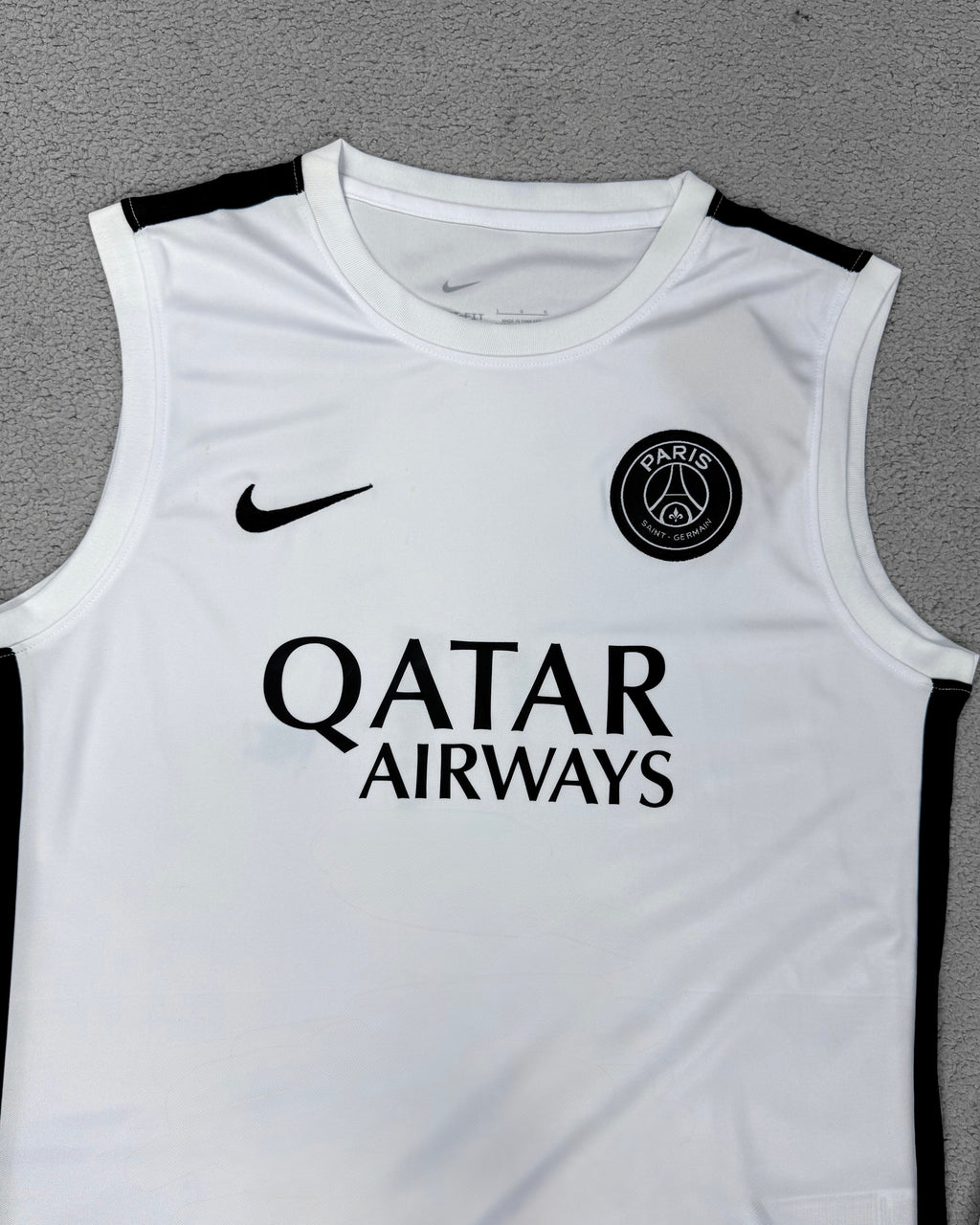 CONJUNTO TREINO VERÃO PARIS SAINT GERMAIN BRANCO/PRETO