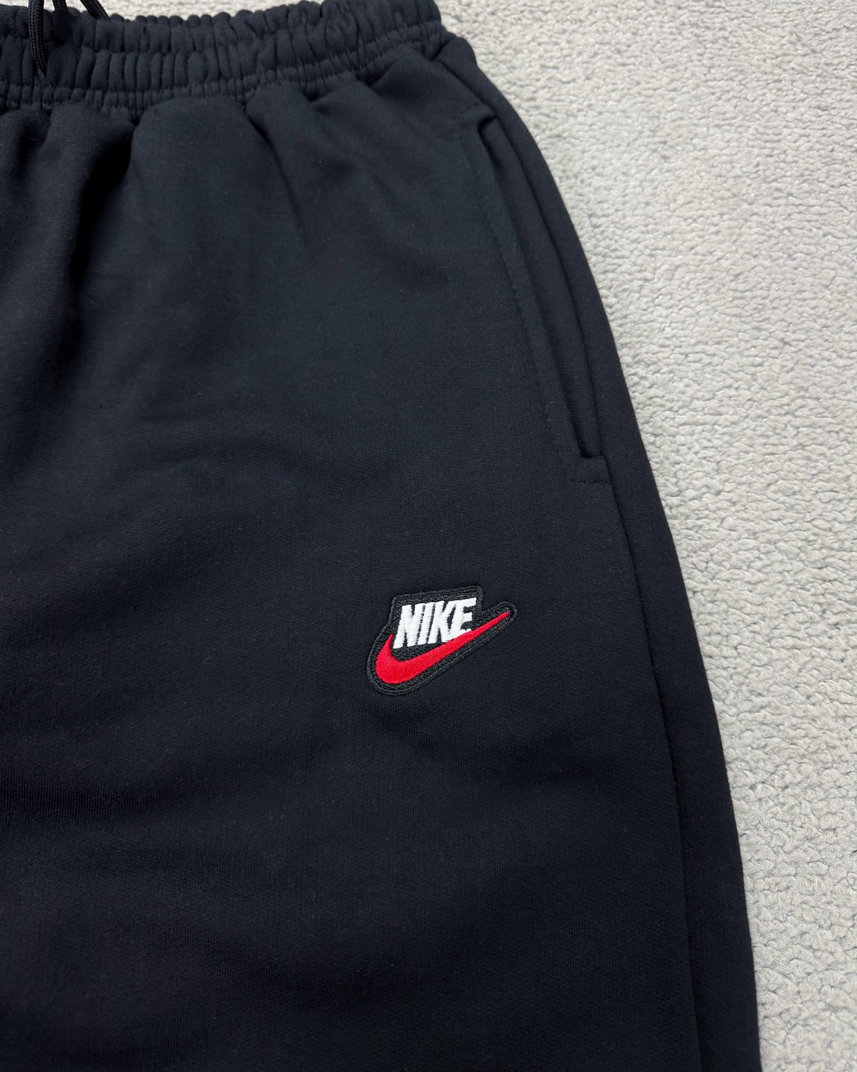 CALÇA NK MOLETOM ICON BORDADA