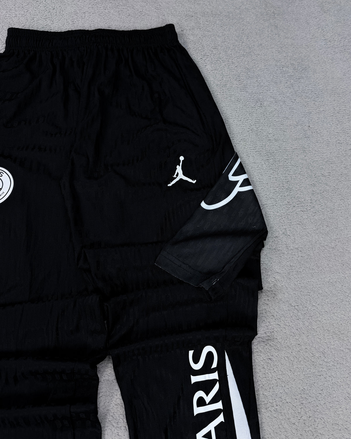 CONJUNTO DE TREINO PSG - PRETO/BRANCO
