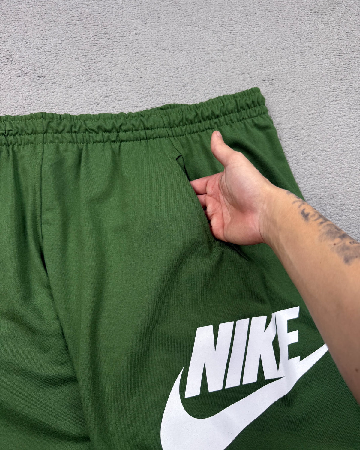 BERMUDA MOLETINHO NK ICON VERDE