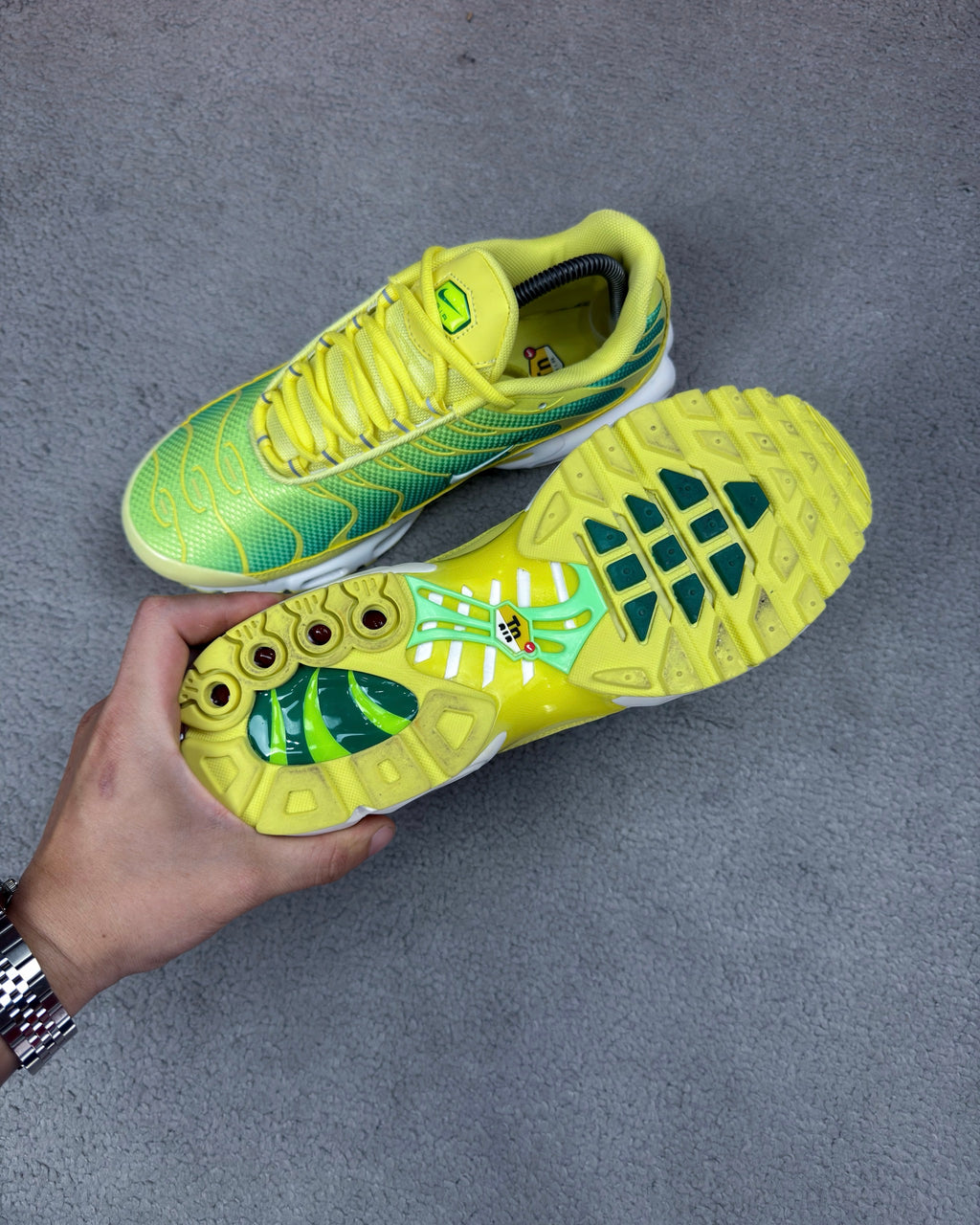 TÊNIS NK AIR MAX PLUS TN LEMON LIME