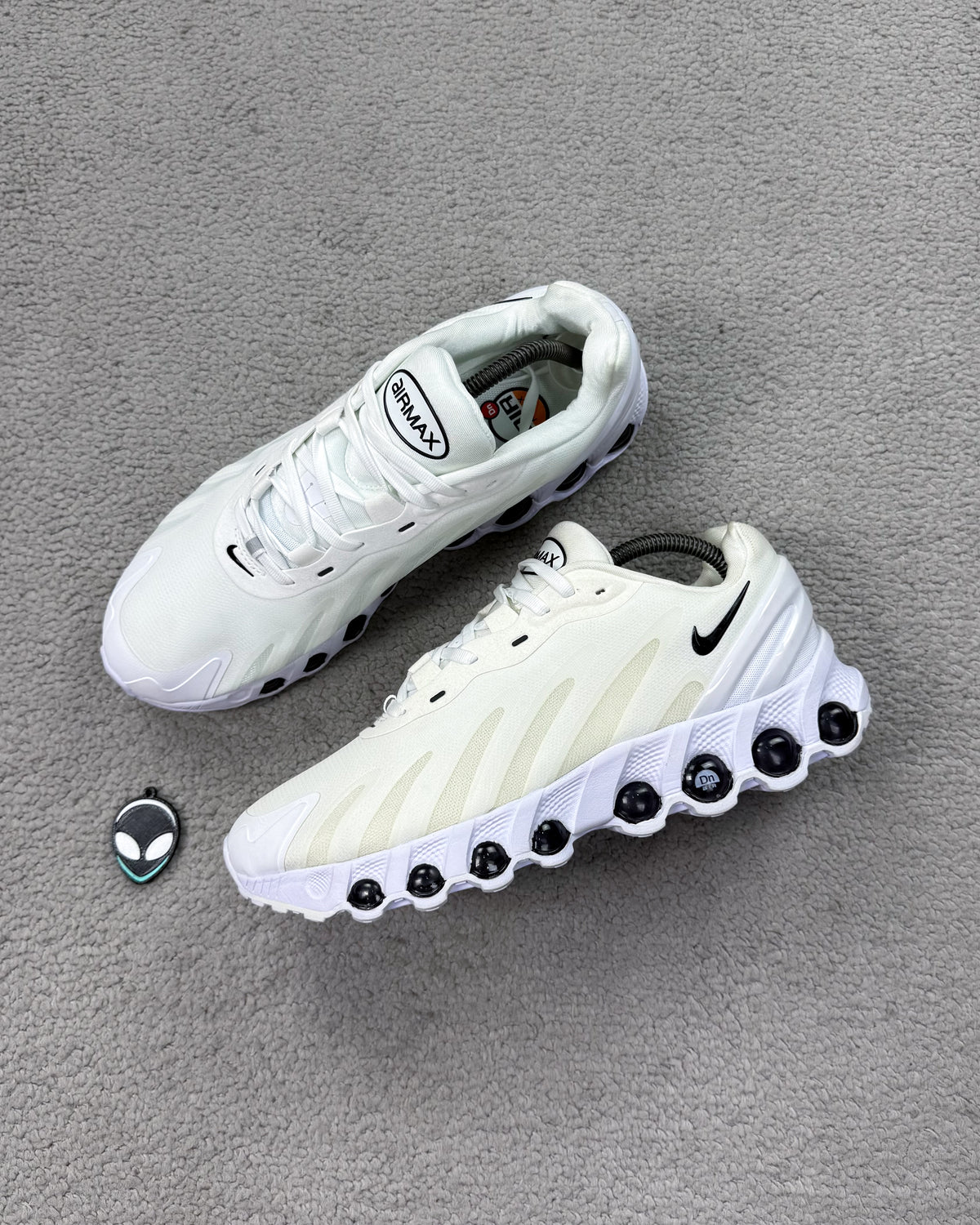 TÊNIS NK AIR MAX DN OFF WHITE