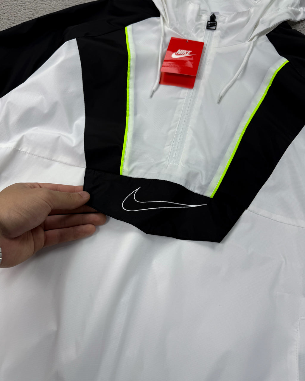 CORTA VENTO NK SWOOSH NEON