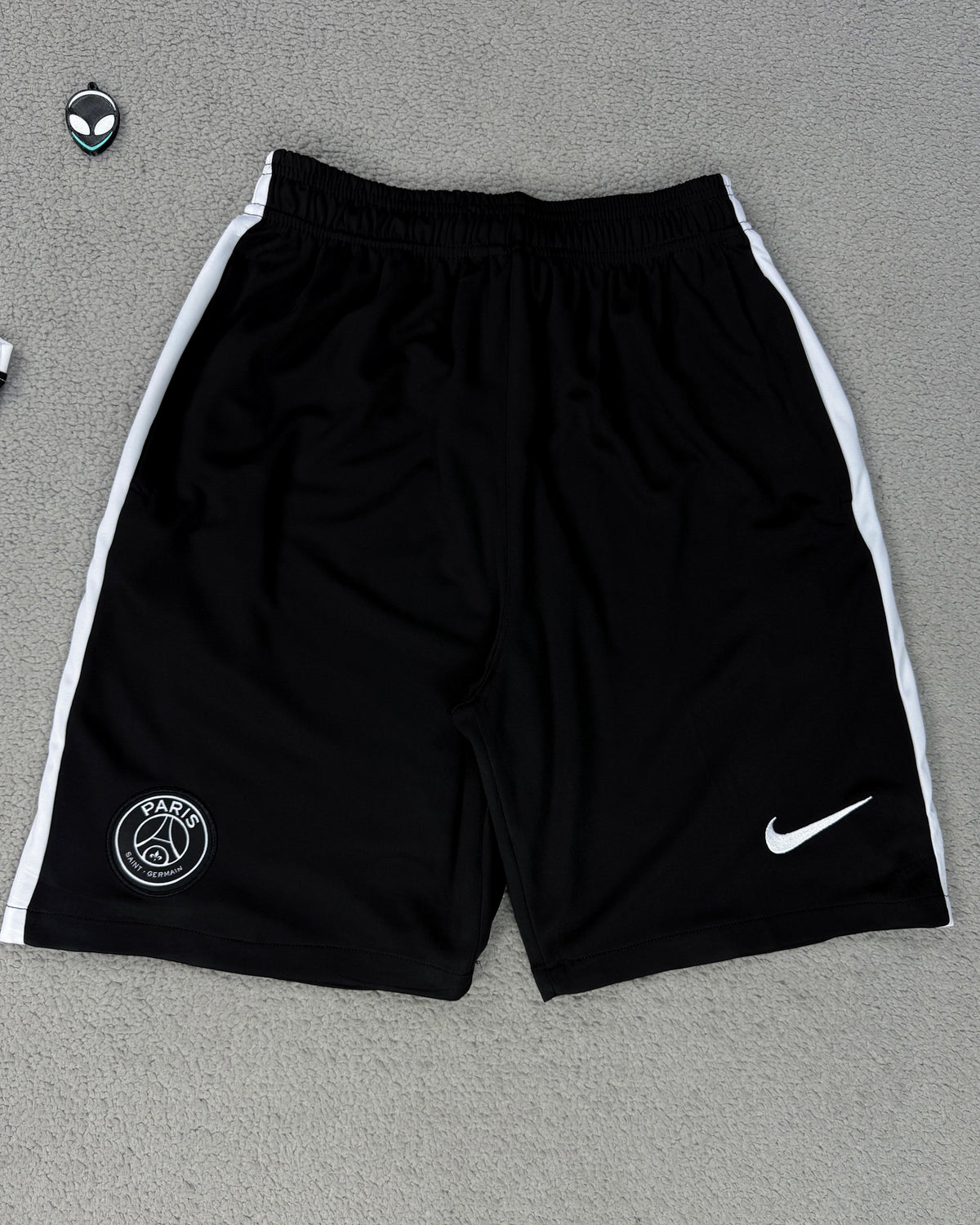 CONJUNTO TREINO VERÃO PARIS SAINT GERMAIN BRANCO/PRETO