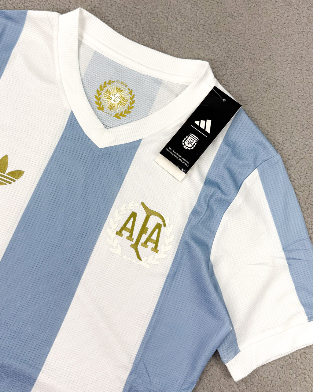CAMISETA RETRÔ ARGENTINA COMEMORATIVA 50 ANOS