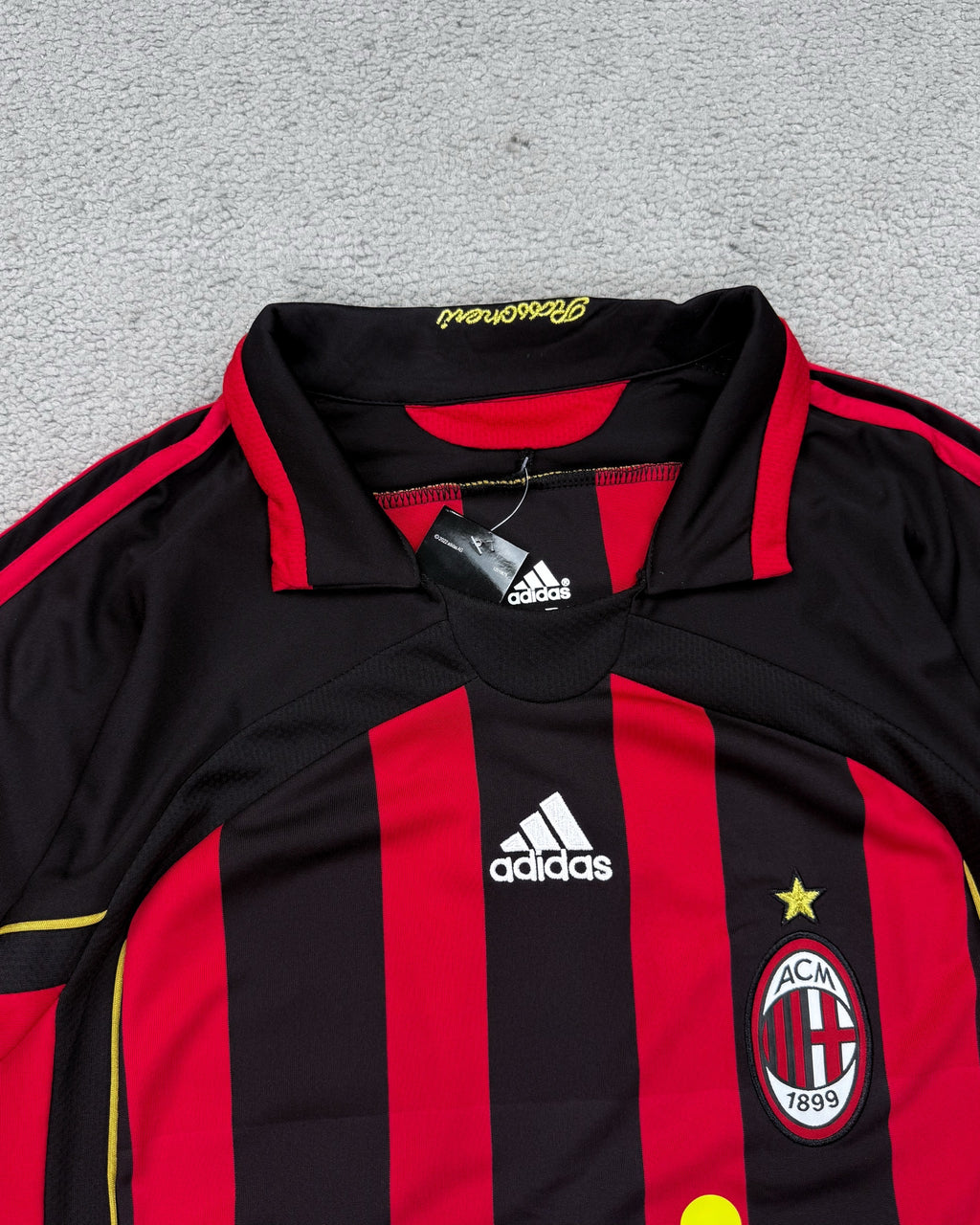 CAMISETA RETRÔ MILAN KAKÁ 2006/2007