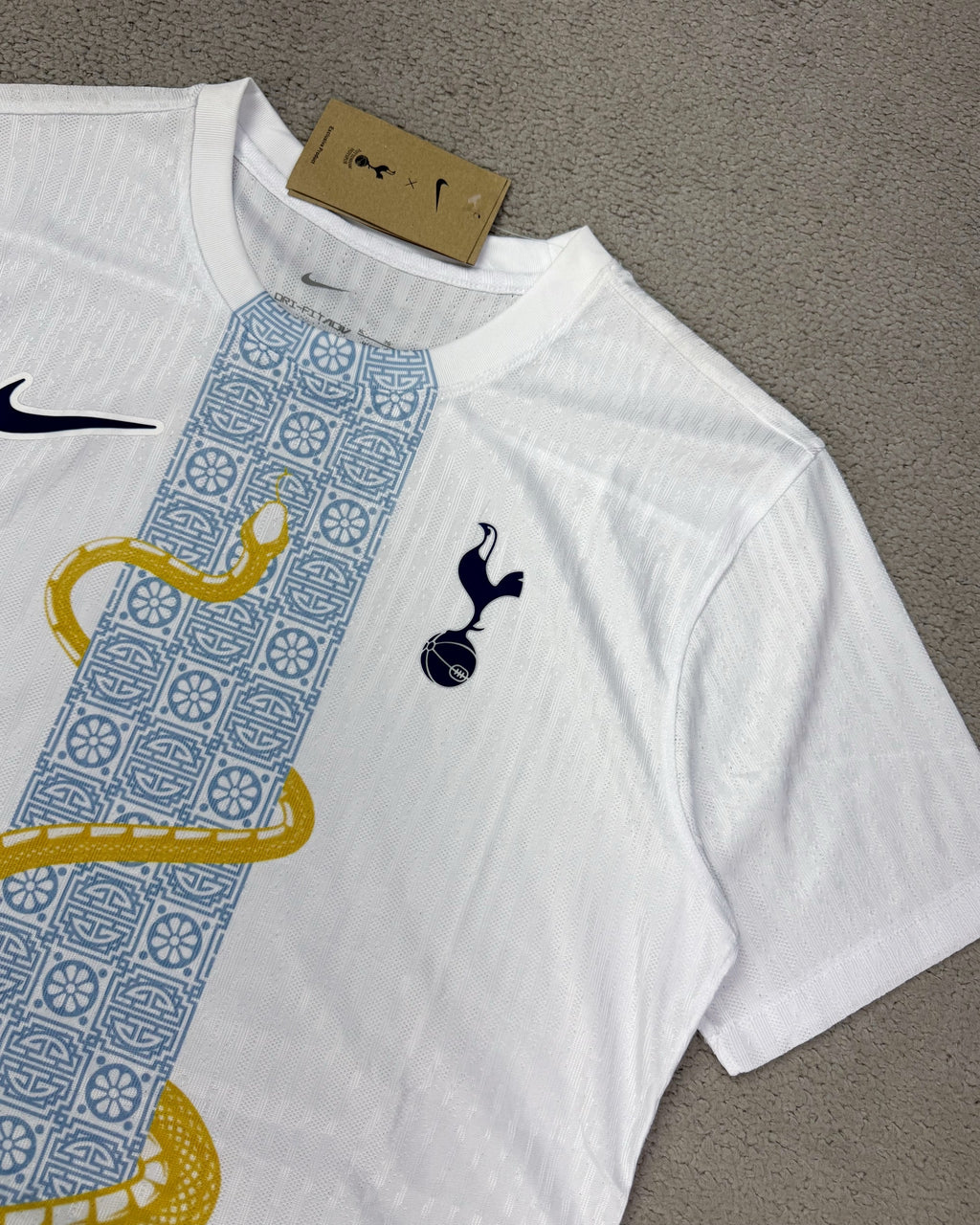 CAMISETA TOTTENHAM SPURS 2025